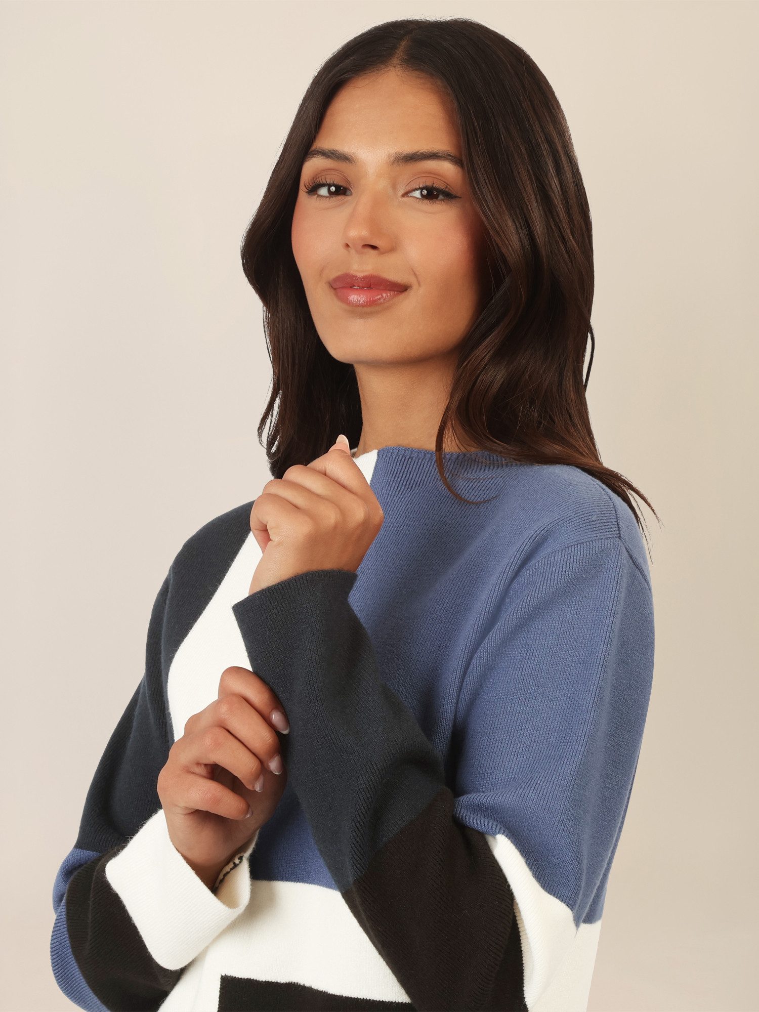 Apart Strickkleid mit grafischem Blockmuster