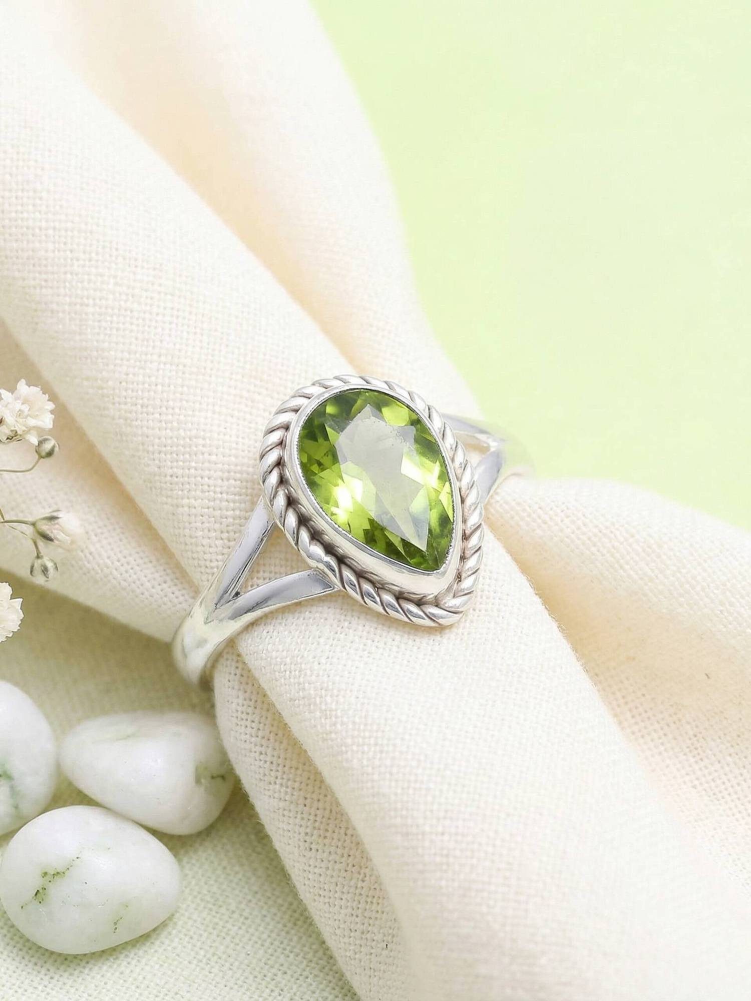 mantraroma Silberring NILA Tropfen aus 925 Silber mit Peridot (Ring mit Sch günstig online kaufen