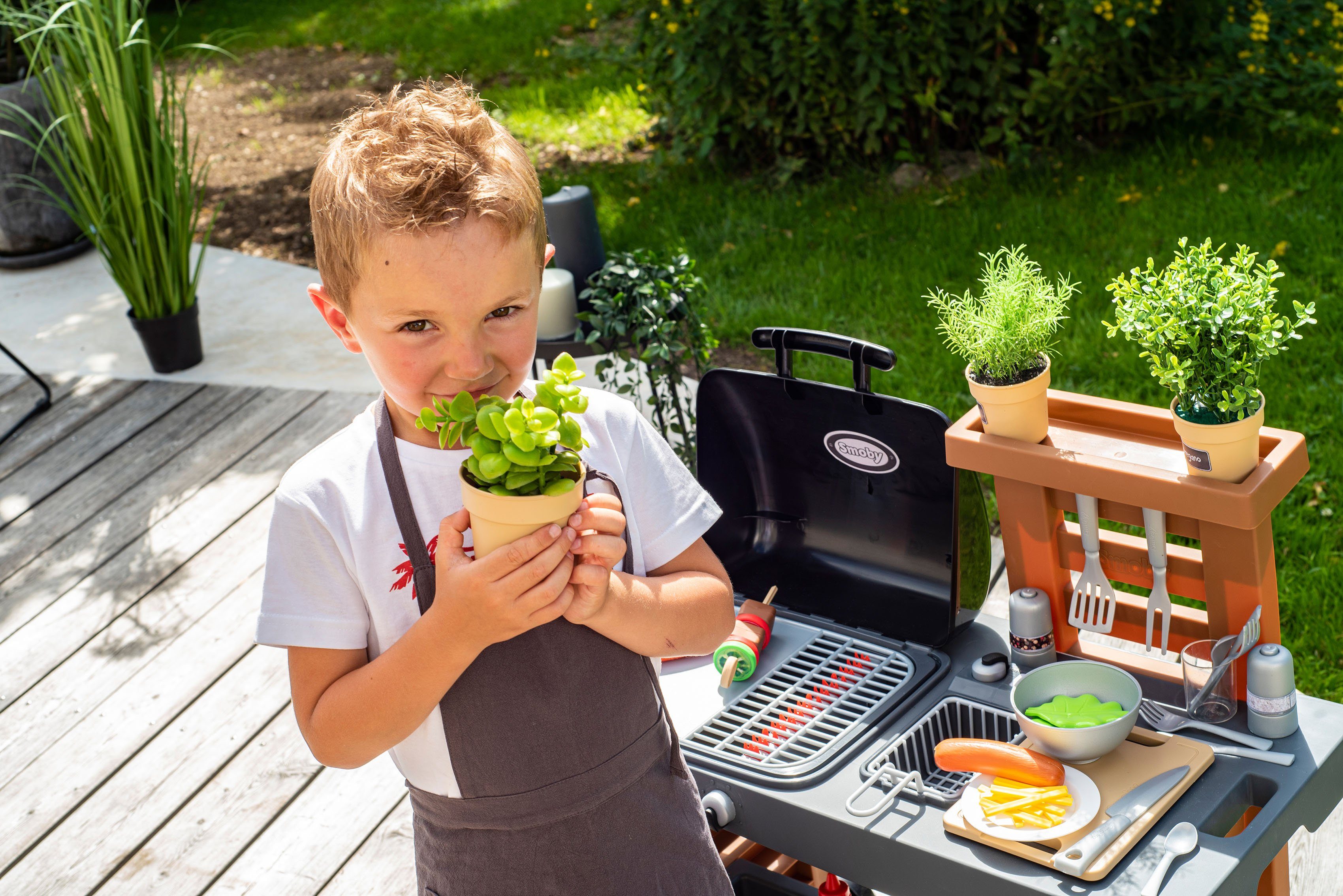 Smoby Spielküche Outdoor Gartenküche Kunststoff, mit Grill, Spülbecken und Wasserpumpfunktion; Made in Europe