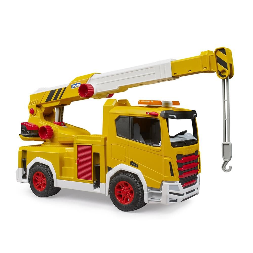 Bruder® Spielzeug-Krankenwagen ROADMAX 03471 Kran-LKW Spielzeugauto, Baustellenfahrzeug, Modellfahrzeug mit drehbarem Kran ausziehbarem Kranausleger Stützen
