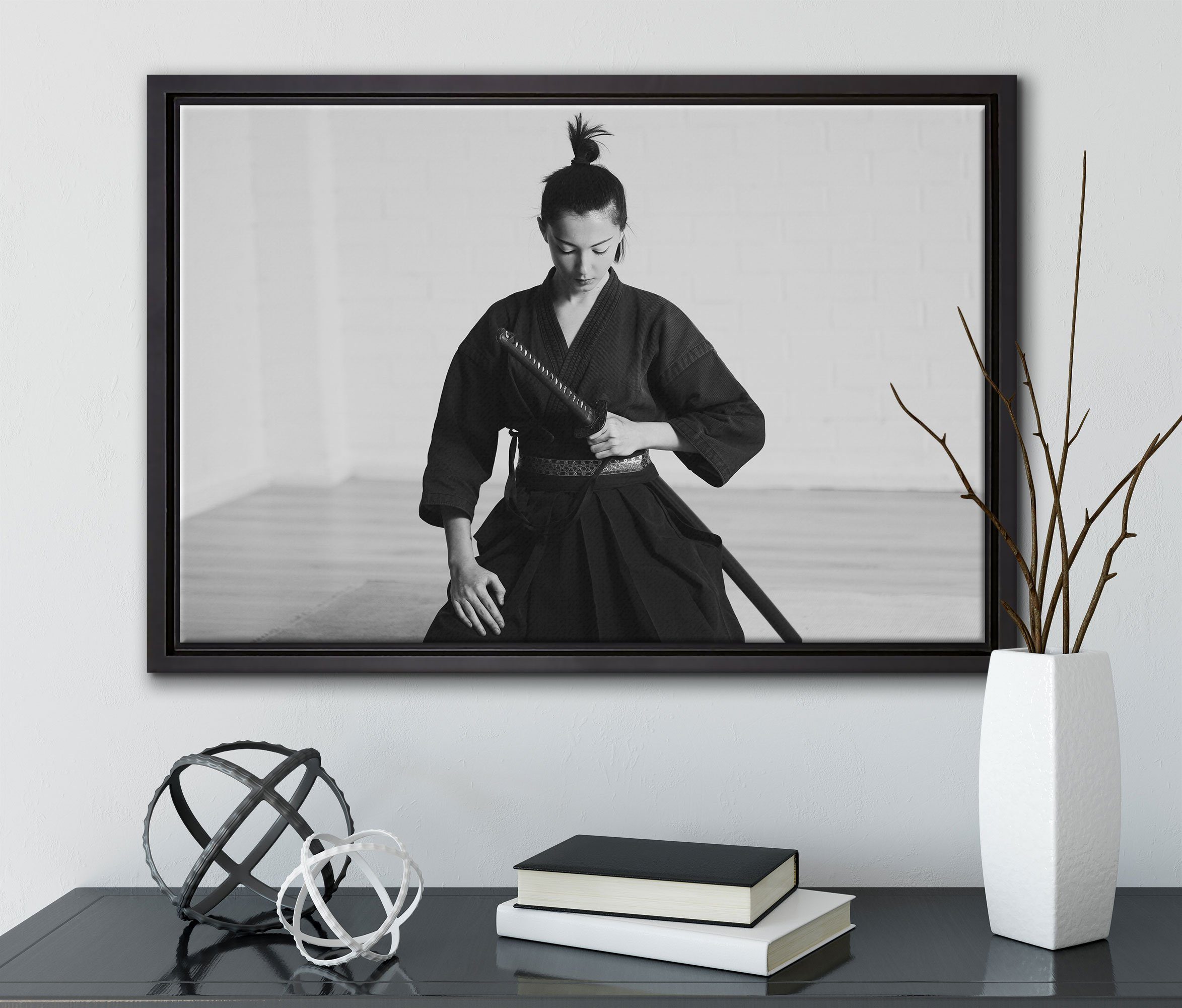 Pixxprint Leinwandbild stolze Samurai-Kriegerin, St), in gefasst, Schattenfugen-Bilderrahmen (1 Wanddekoration fertig bespannt, Zackenaufhänger einem Leinwandbild inkl