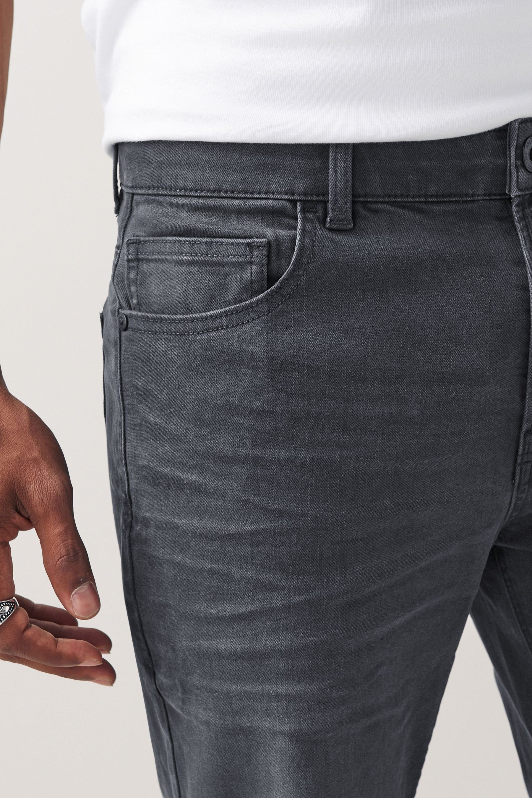 Next Straight-Jeans Straight-Fit Stretch-Jeans mit Gürtel (1-tlg)