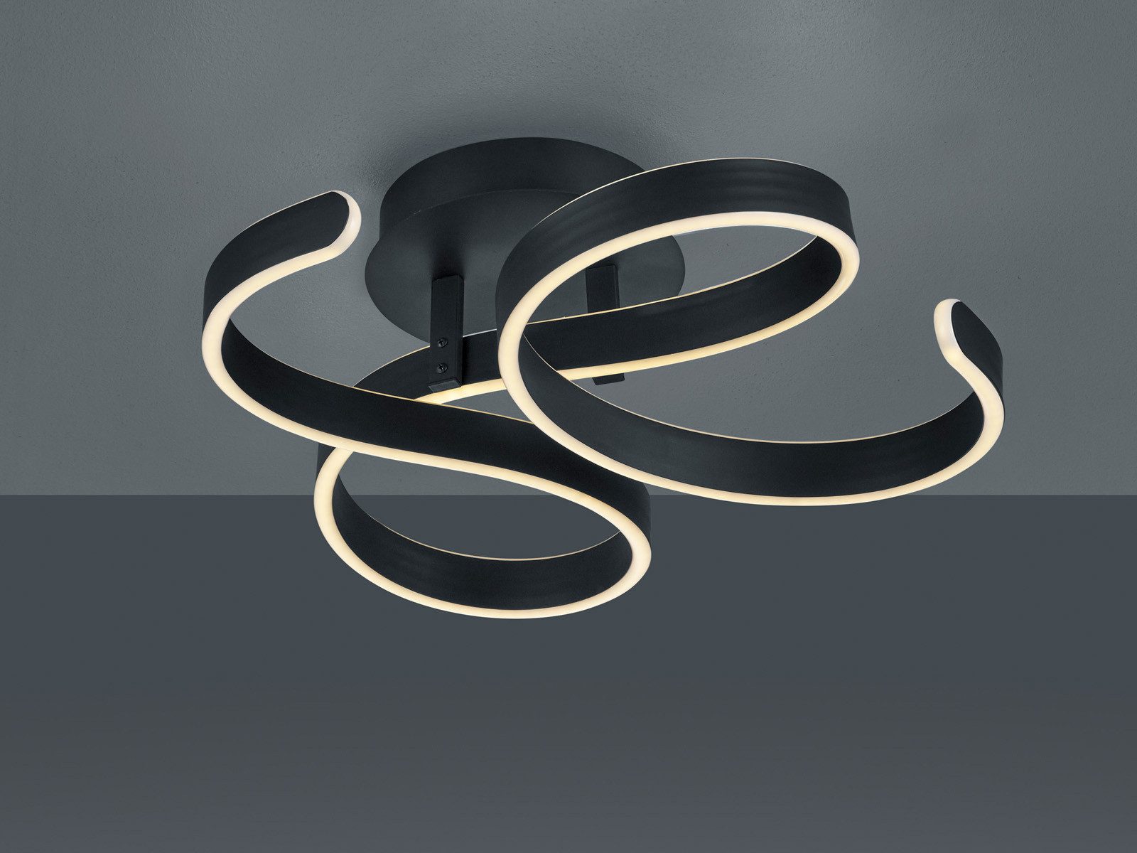 TRIO Leuchten LED Deckenleuchte, Dimmfunktion, LED fest integriert, stufenweise dimmbar über Schalter, Warmweiß, Große ausgefallene Wohnraum-Leuchte, geschwungen aus Metall, B:54cm