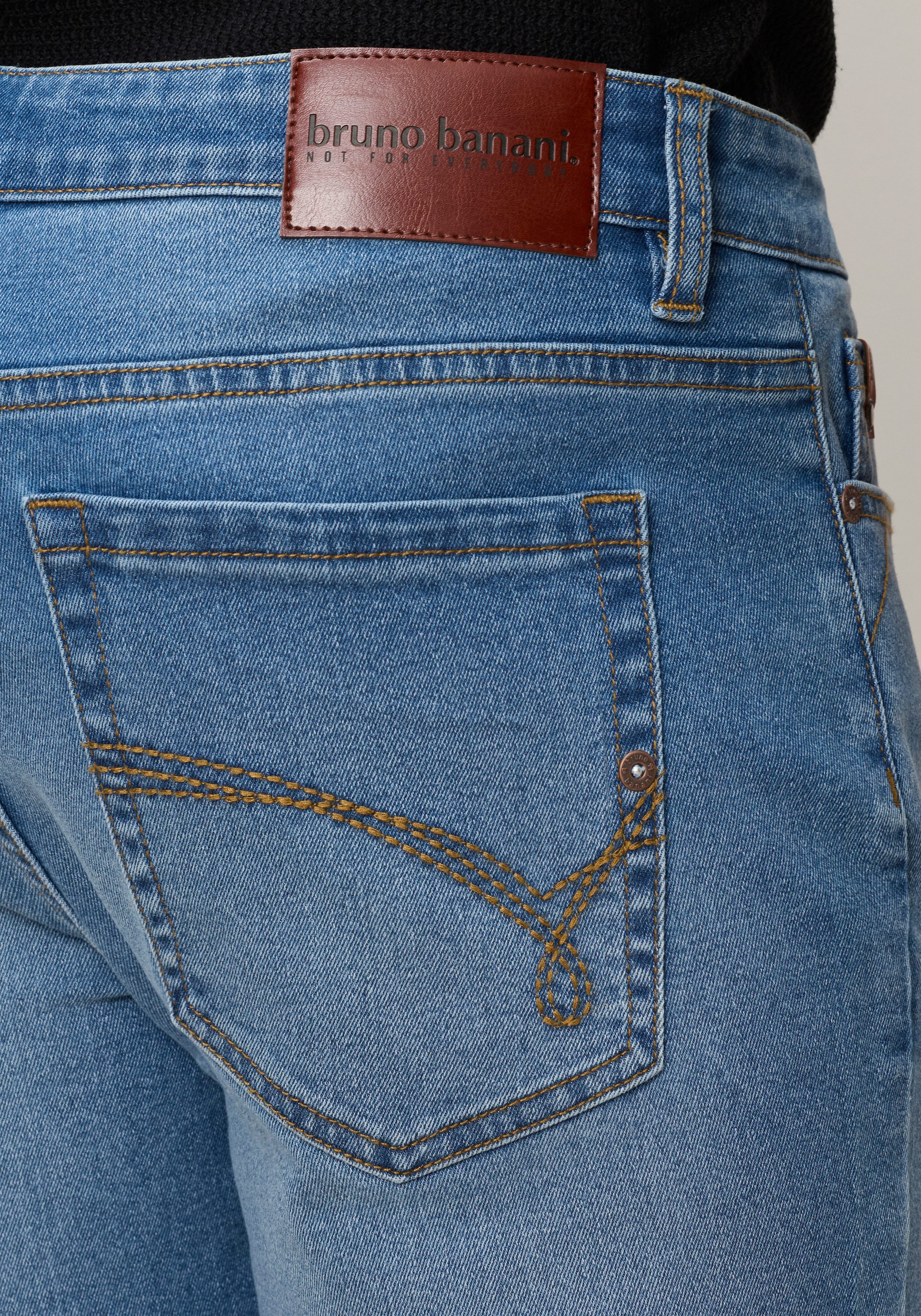 Bruno Banani Slim-fit-Jeans Liam mit schmaler Beinform, niedrige Leibhöhe, in 32 und 34 Inch