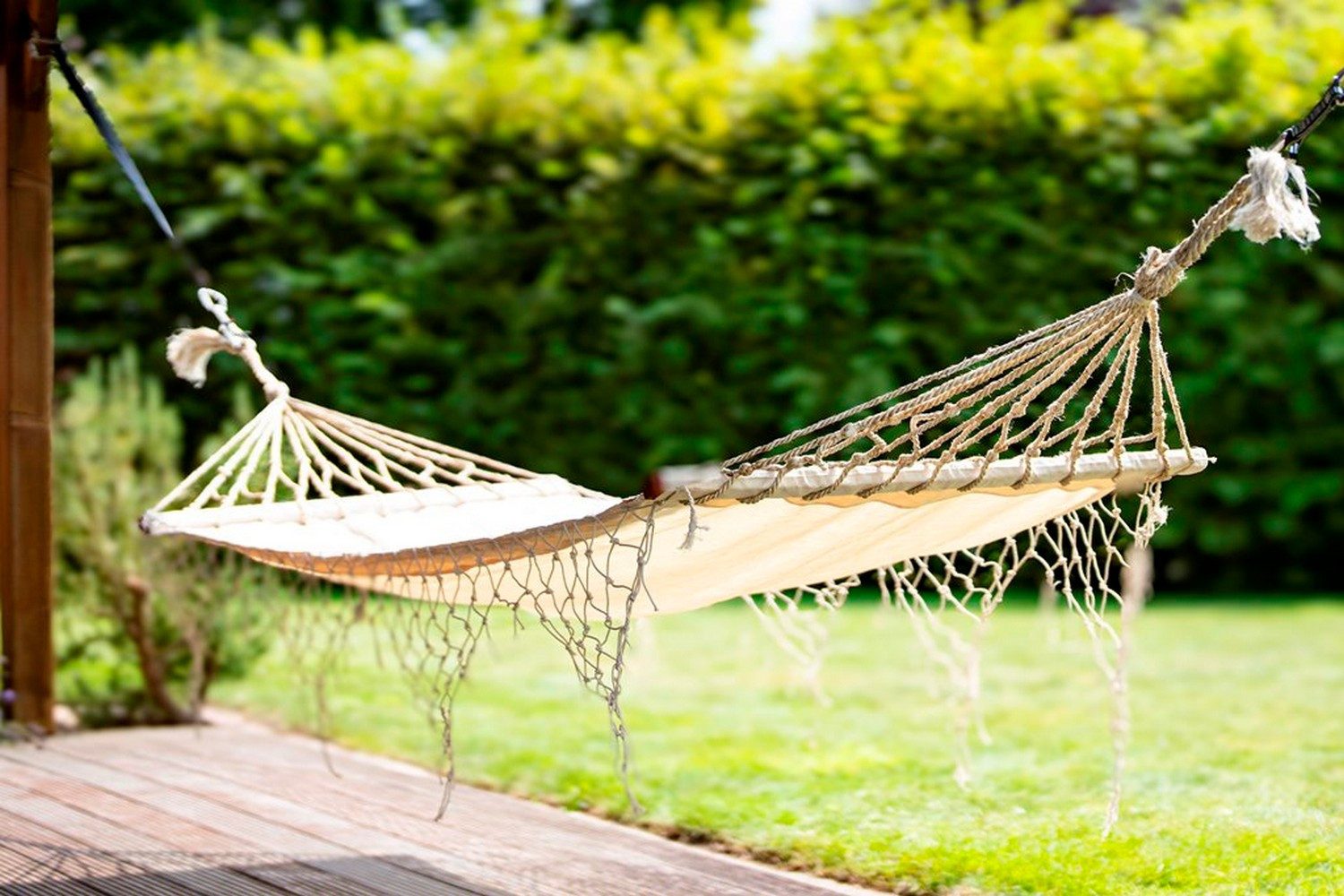 Deko AS Hängematte Hängematte mit Fransen - 280cm lang - 100cm breit - 20170… (1 St., 1 Hängematte mit Fransen), Stilvolle Boho-Hängematte mit Fransen