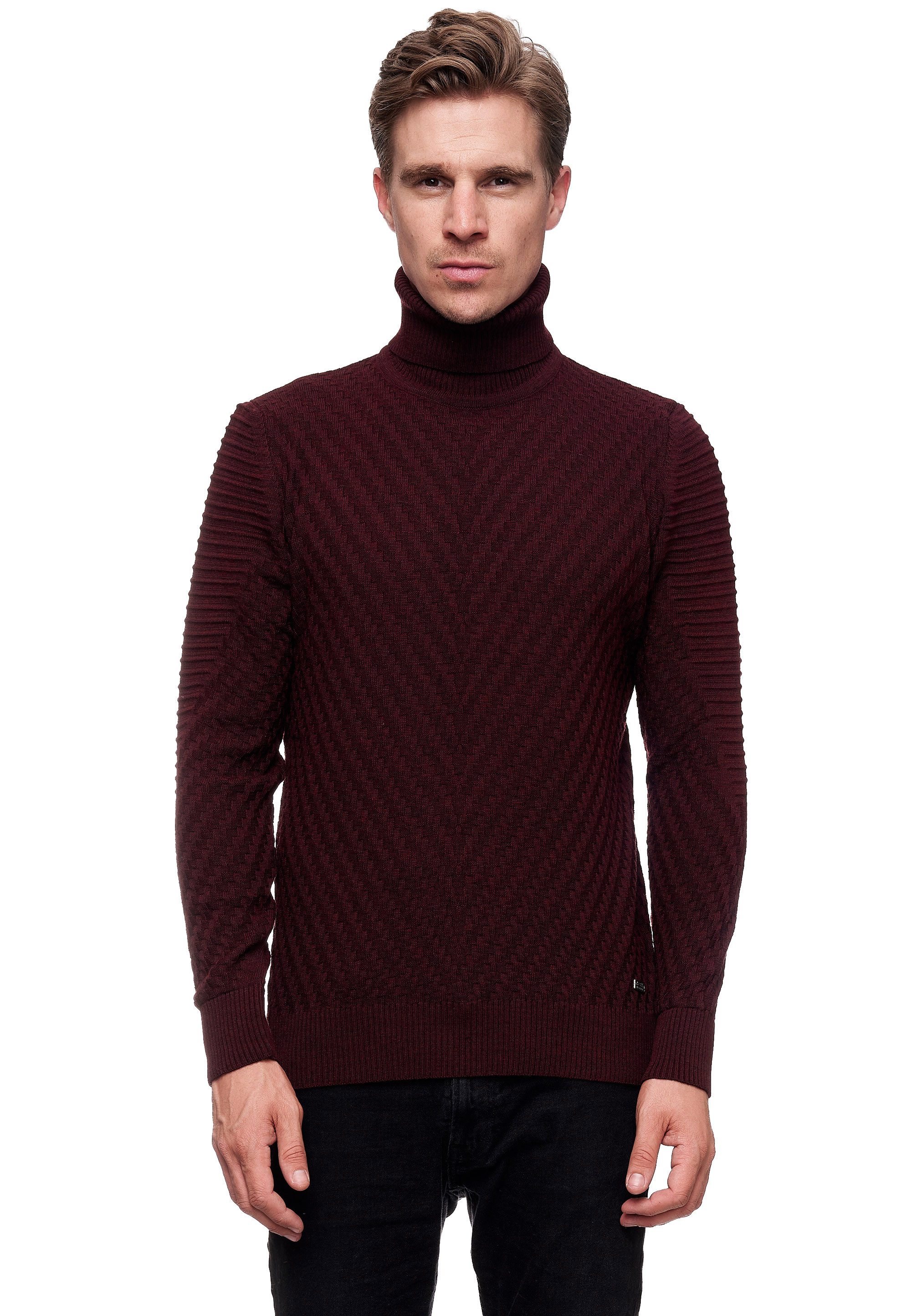 Rusty Neal Rollkragenpullover in stilvollem Feinstrick