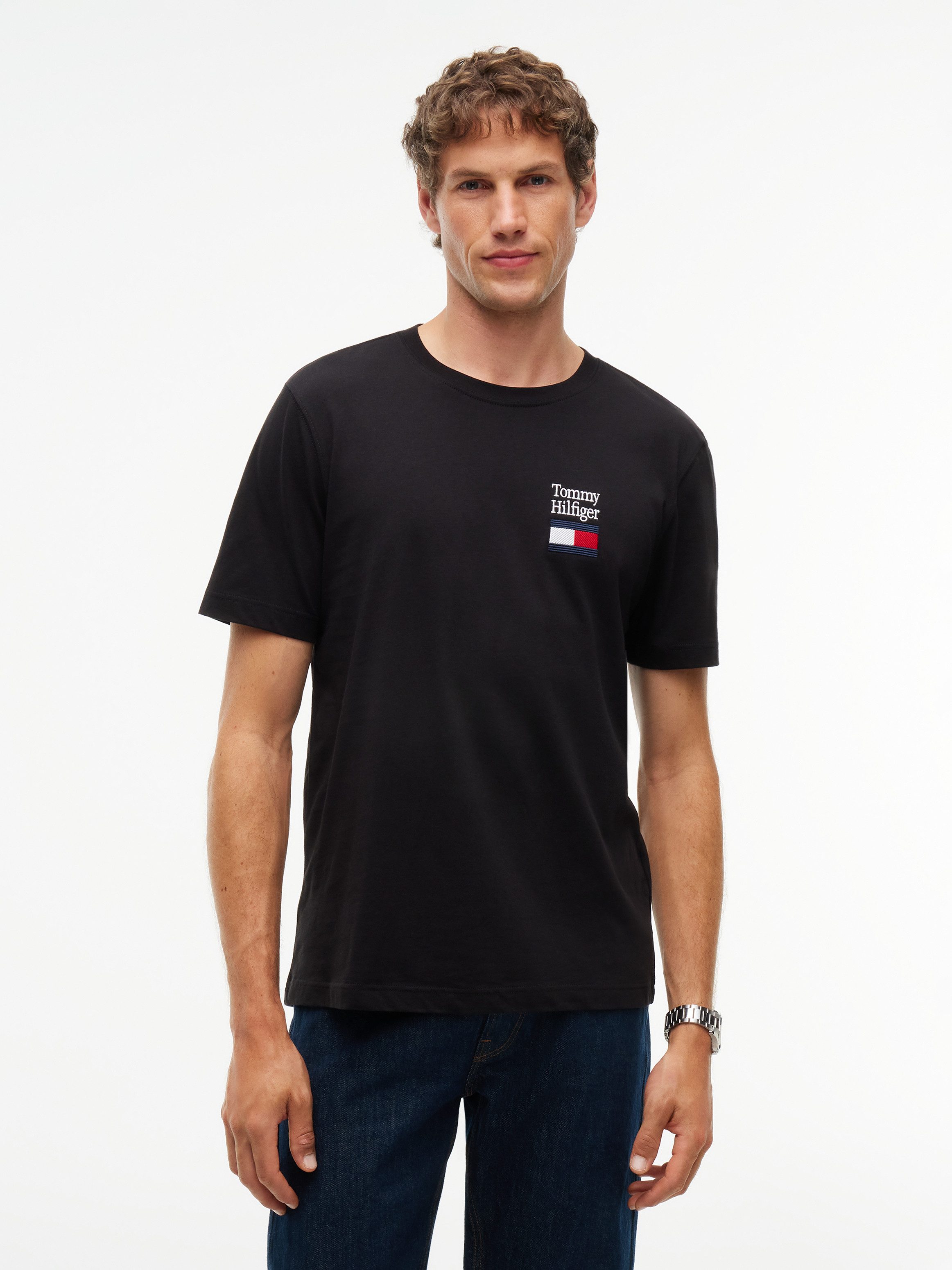 Tommy Hilfiger T-Shirt BRAND LOVE TEXT STACK Regular fit mit Rundhalsausschnitt – Bild 2 von 5