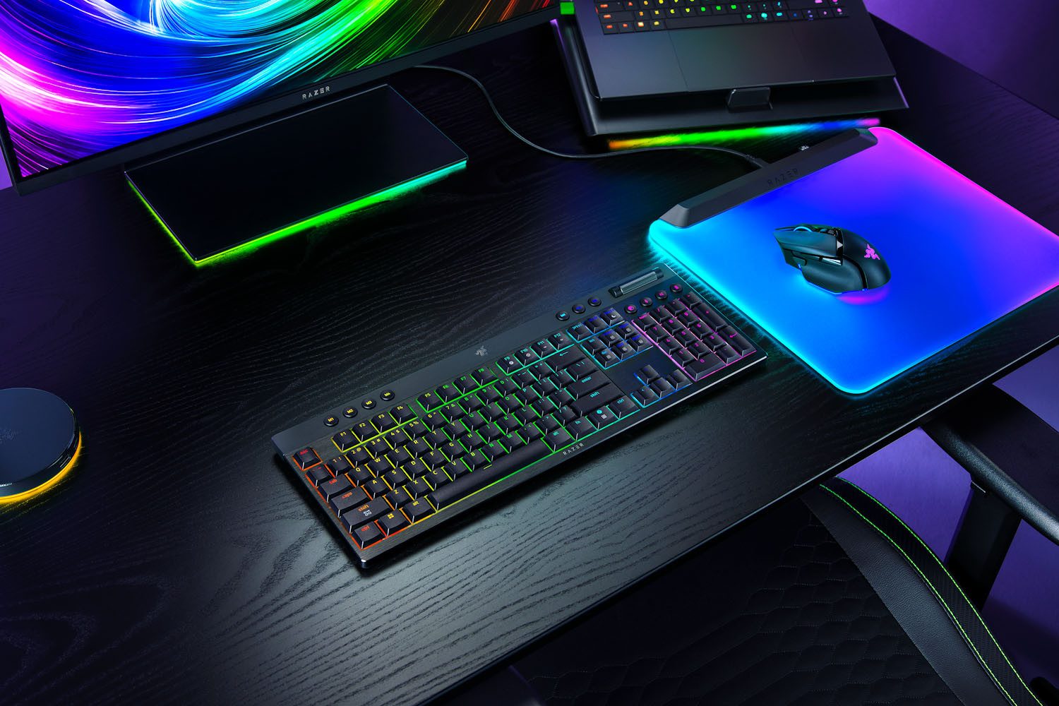 RAZER BlackWidow V4 Low Profile HyperSpeed Gaming-Tastatur – Bild 4 von 5