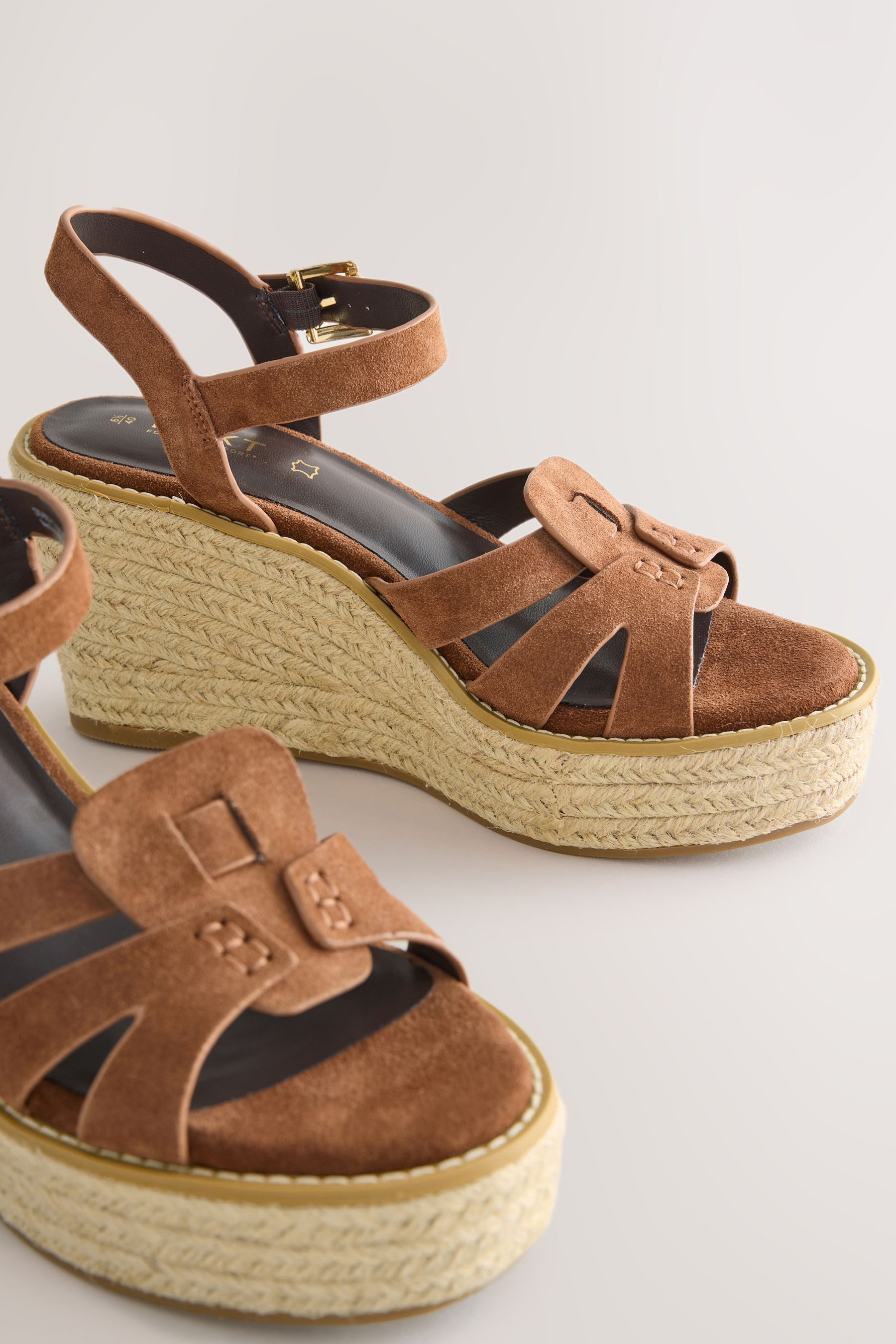 Next Forever Comfort® Lederschuhe mit Keilabsatz Keilsandalette