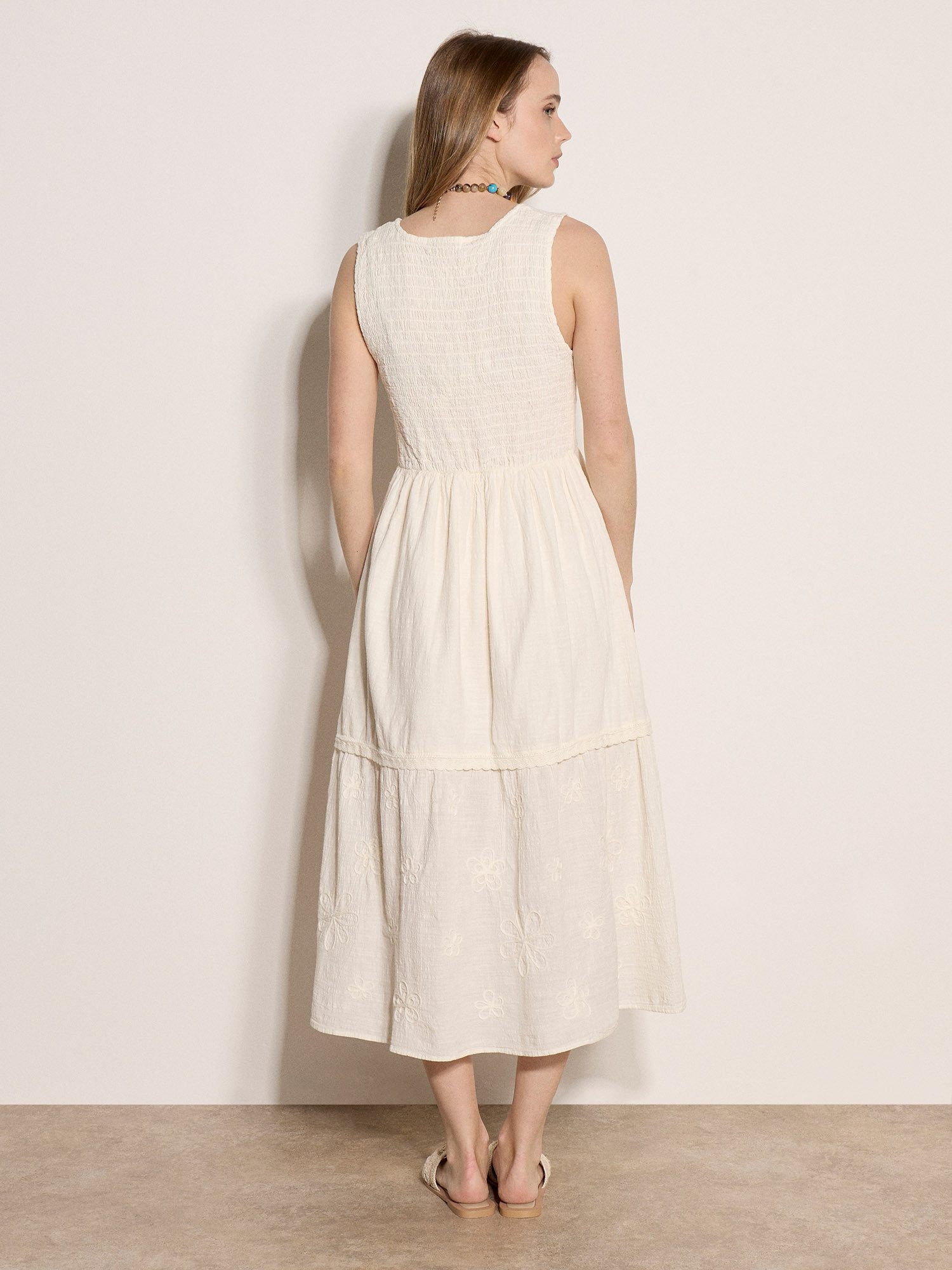 Apricot Maxikleid Besticktes, gestuftes Maxikleid mit Blumenmuster