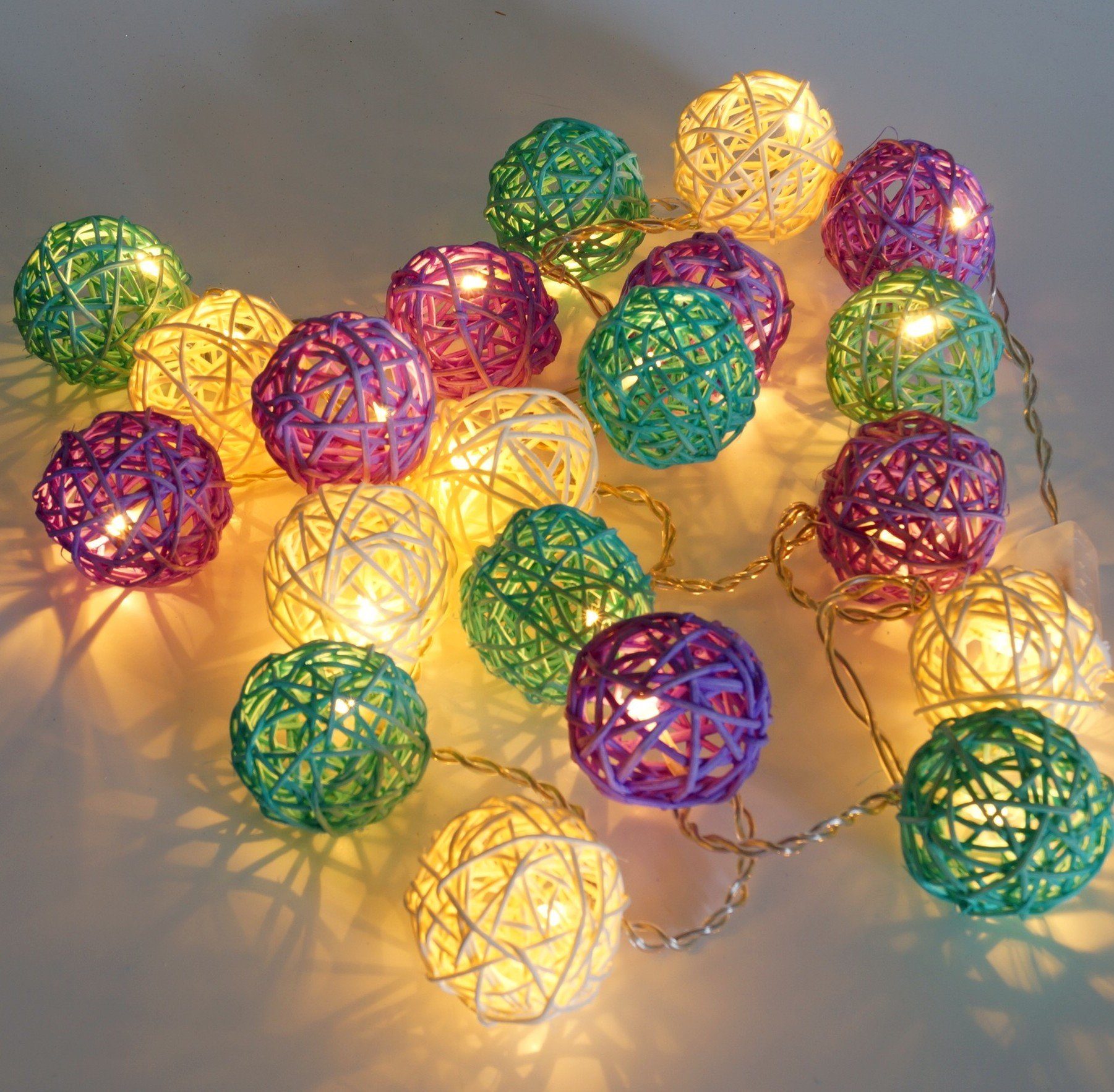 Guru-Shop LED-Lichterkette »Rattan Ball LED Kugel Lampion Lichterkette 