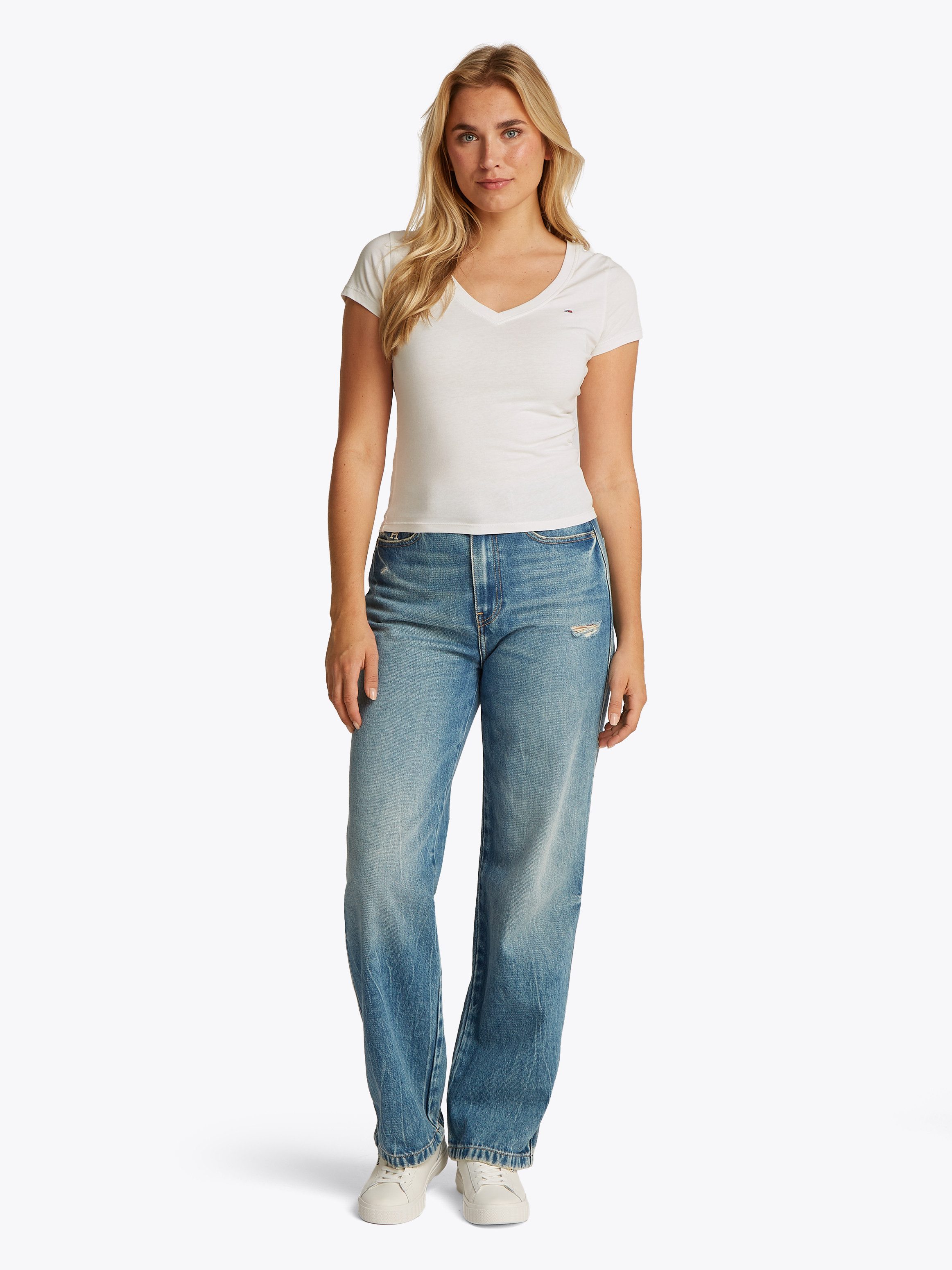 Tommy Jeans Kurzarmshirt TJW SLIM V-NECK TEE mit Logo-Stickerei