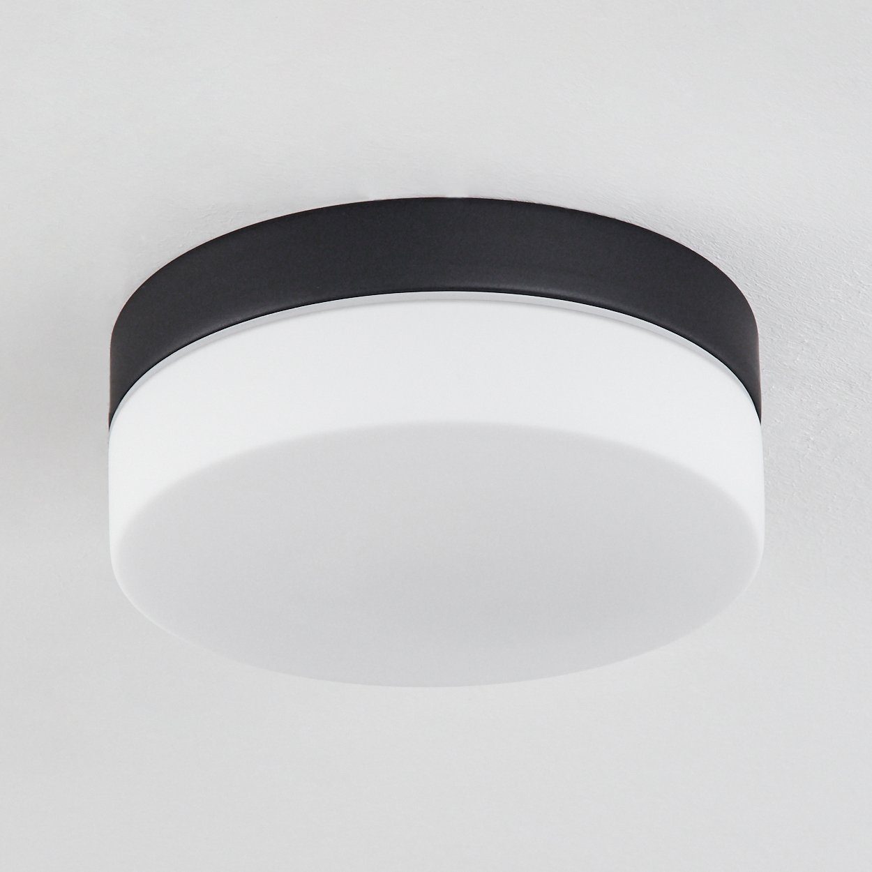 Deckenlampe, »Sospirold« IP44 ohne runde Leuchtmittel, Deckenleuchte hofstein in Aluminium/Glas aus E27, Schwarz/Weiß,