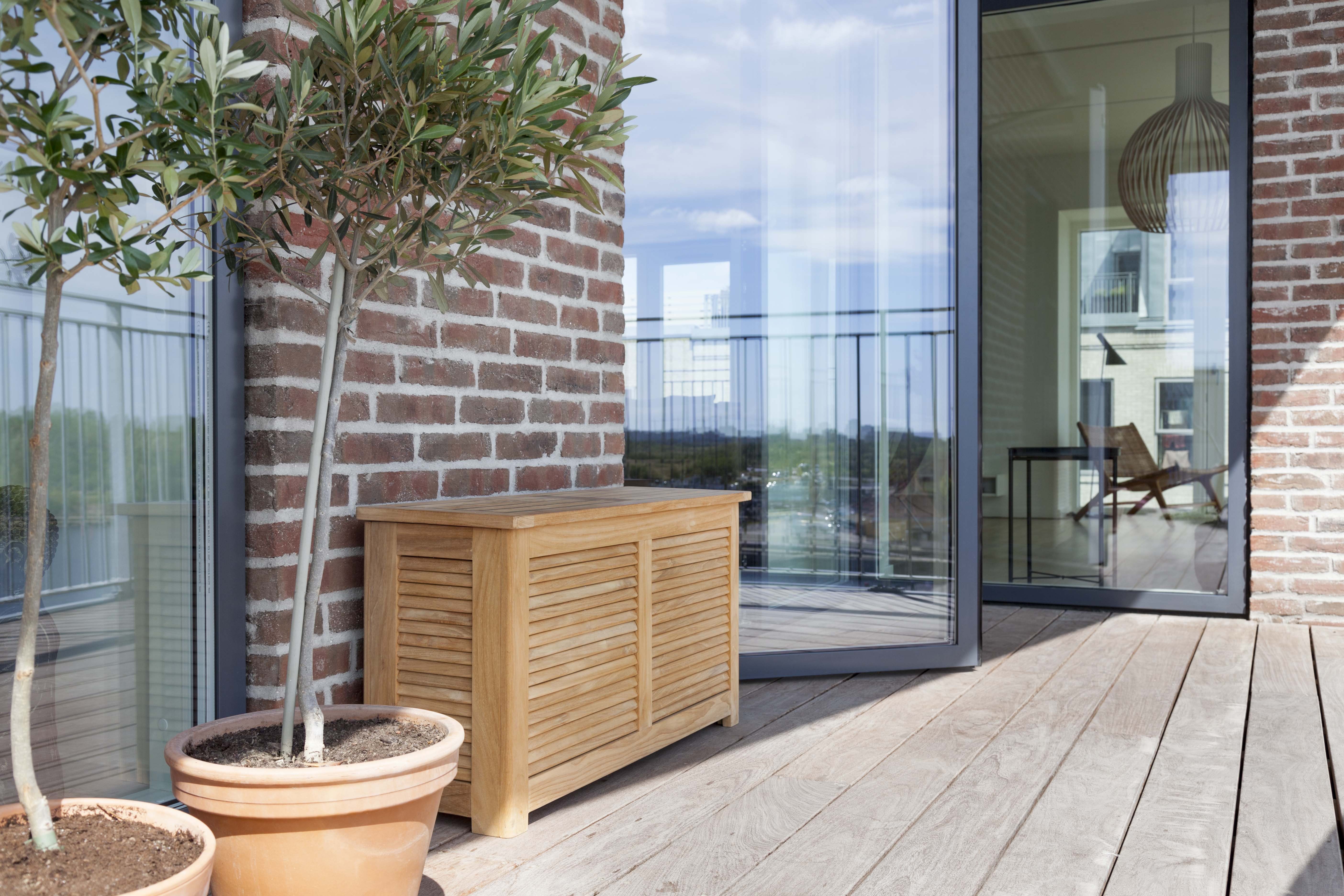 Cinas Sitztruhe Classic, Wasserresistent, warmes Holzfinish, standfeste Konstruktion