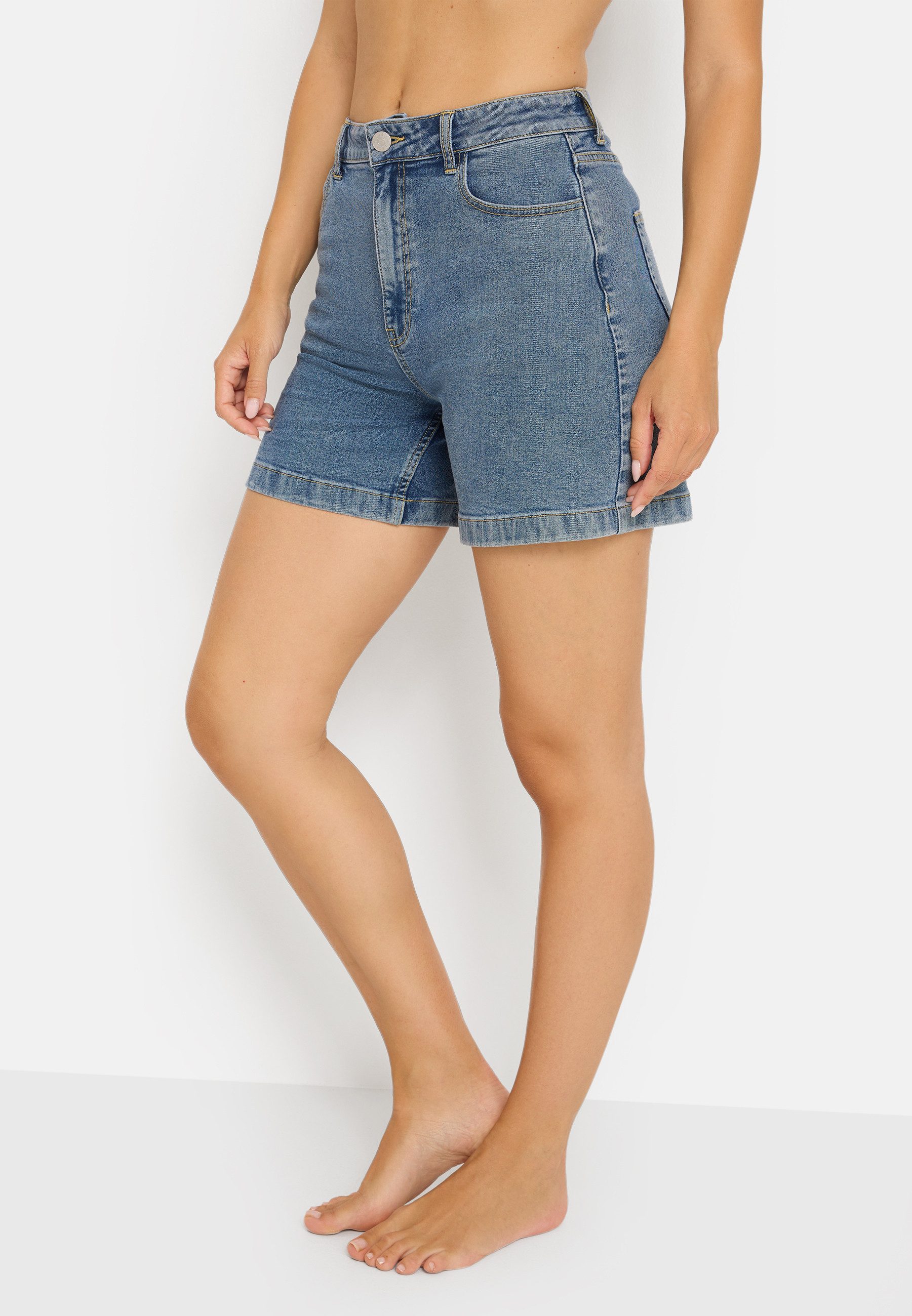 LSCN by LASCANA Jeansshorts. € 49,99