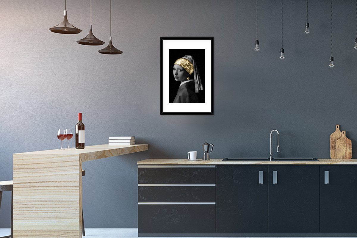 Poster, Poster Kunstdruck, MuchoWow einem mit Gerahmtes Vermeer - Perlenohrring - Gold, Bilderrahmen (1 Rahmen, Mädchen Johannes St), mit Schwarzem