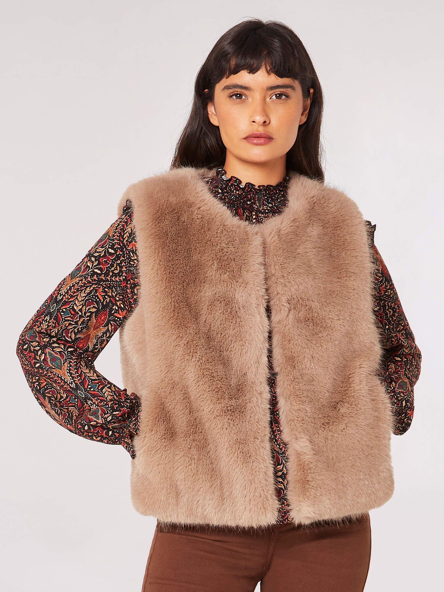 Apricot Fellimitatweste weiche Weste mit Haken & Ösen