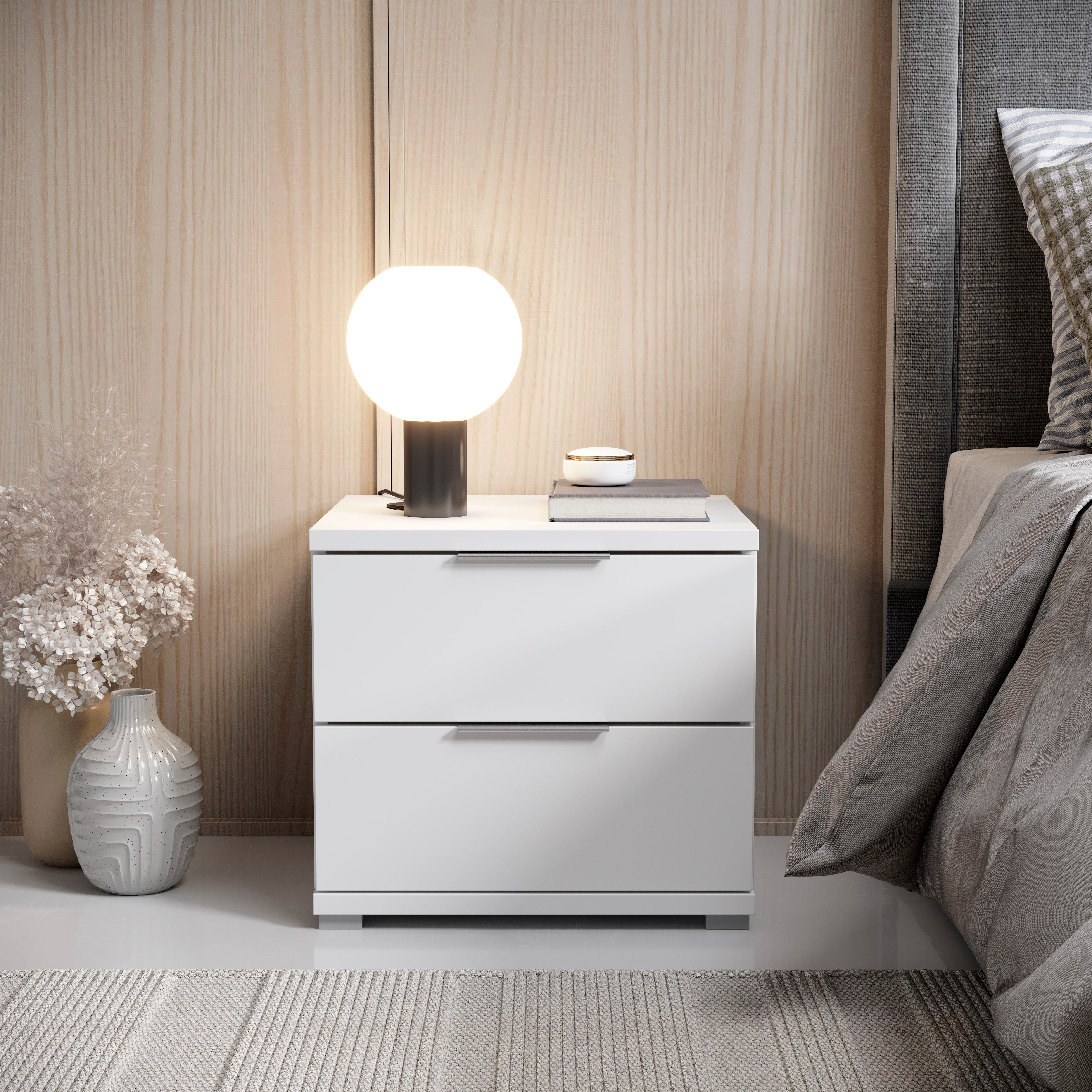 Schlafkontor Nachtkommode Smilla Nachttisch, Nachtkonsole mit Schubkästen, Korpus melaminbeschichtet, silberfarbige oder schwarze Griffe