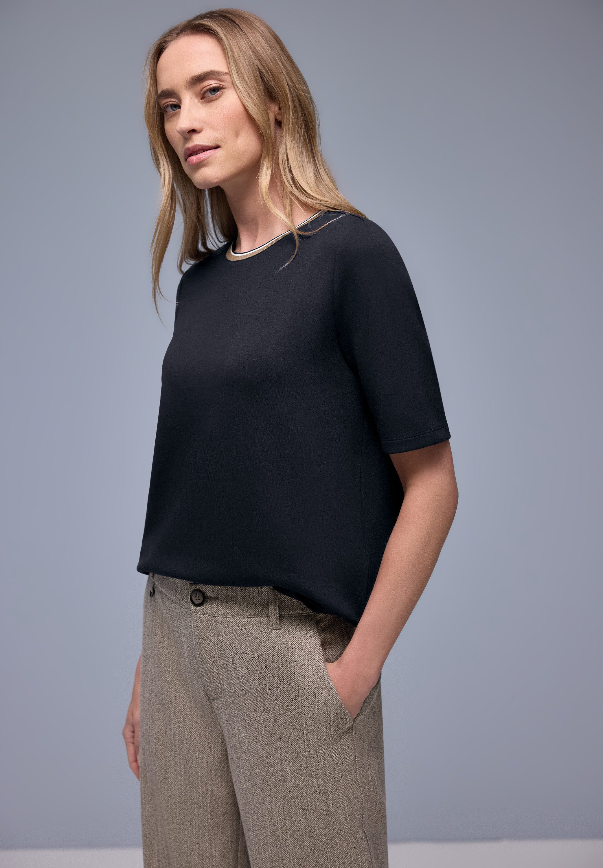 STREET ONE Rundhalsshirt mit Kontrastdetail am Rundhalsausschnitt günstig online kaufen