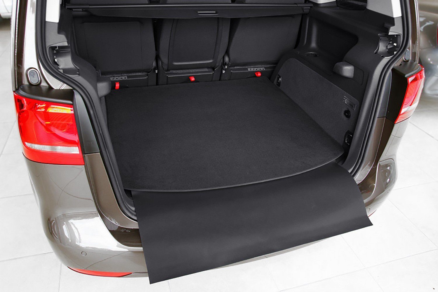 Kofferraummatte 2925 mit Ladekantenschutz passgenau für VW Touran 2 5T 2015-
