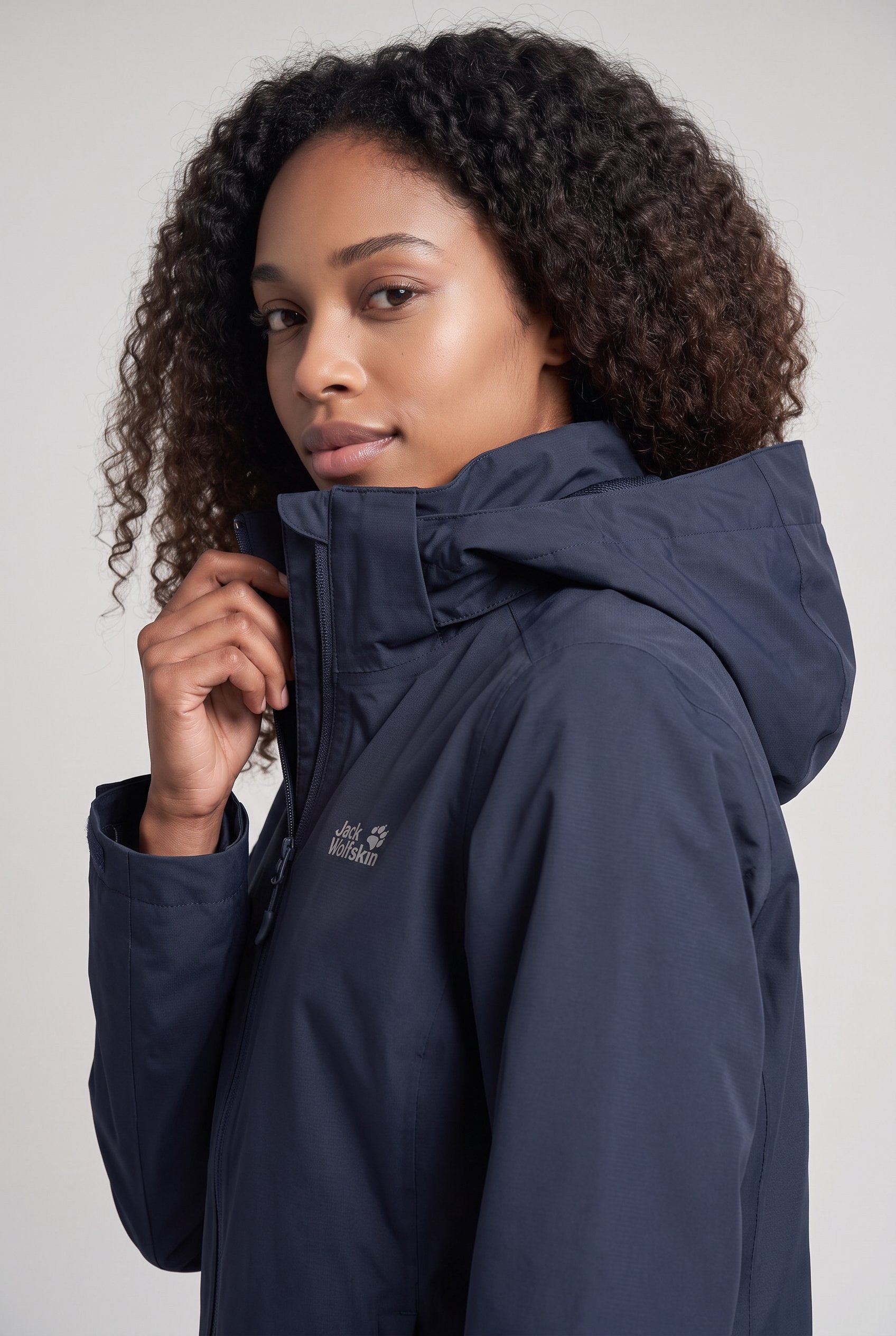 Jack Wolfskin Regenjacke OUTROVERT 2L JKT W mit Kapuze, wasserdicht, atmungsaktiv