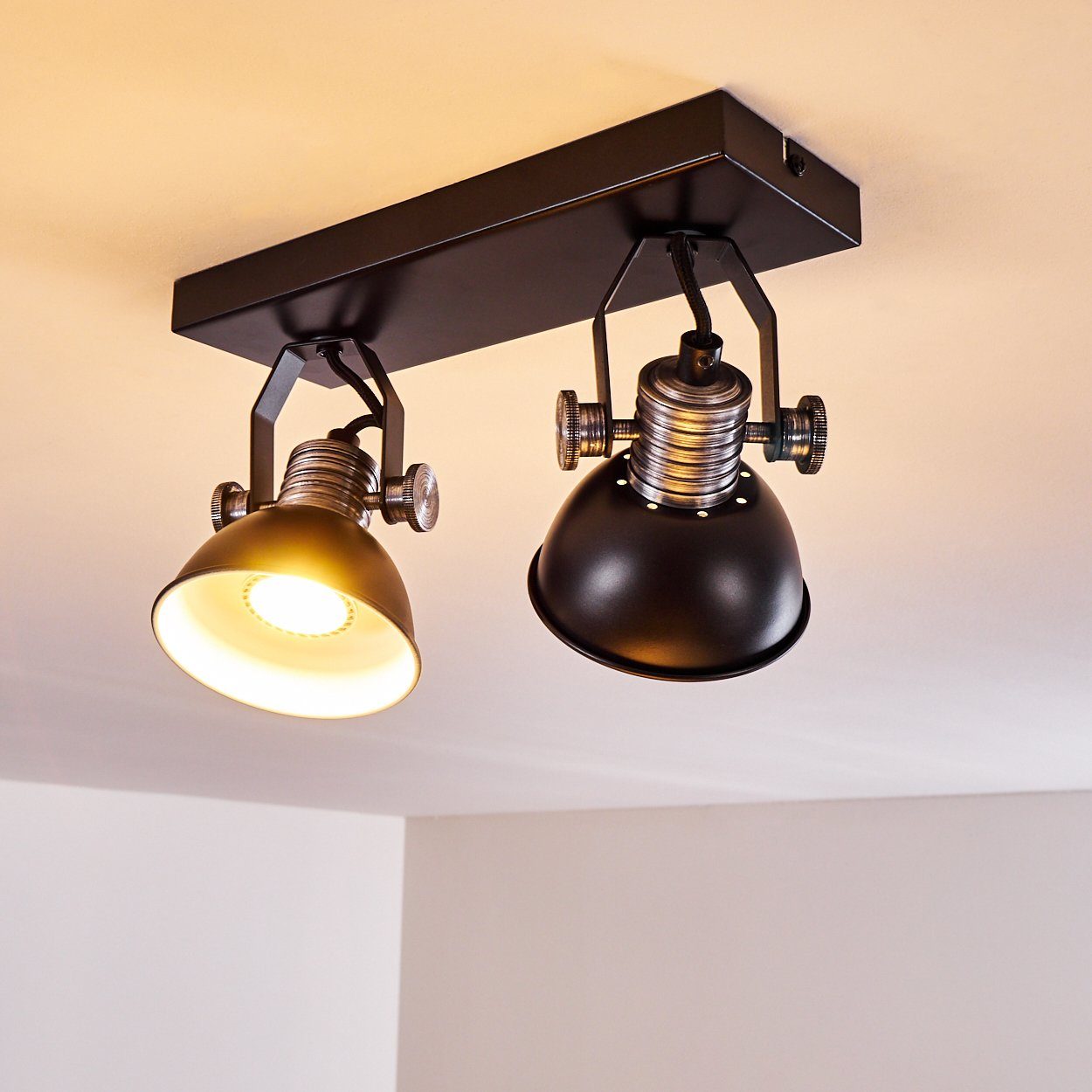 Metall Retro-Design Lampenschirm Deckenleuchte in Spot dreh-/schwenkbar, im Leuchtmittel, ohne Kelvin, aus 2xGU10, dimmbare 2200 Deckenlampe Schwarz/Weiß, hofstein »Varsi«