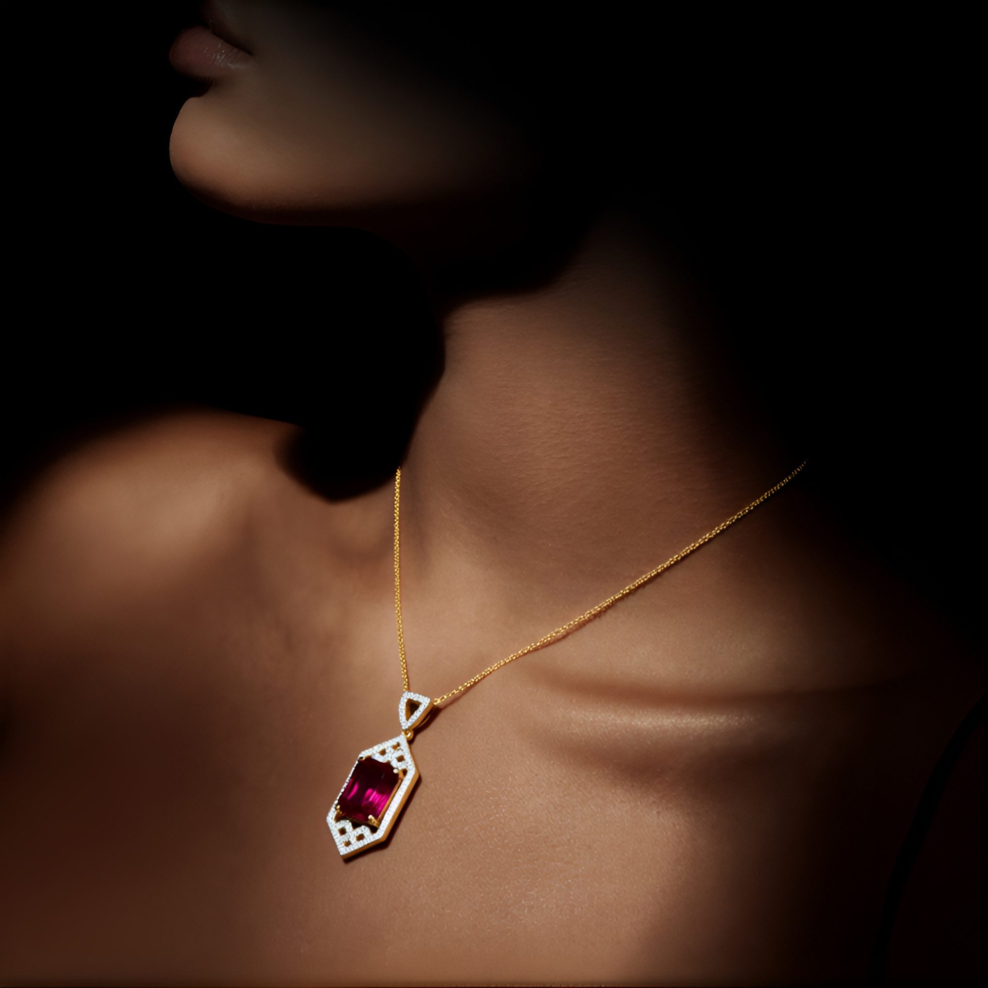 Cavill Silberkette Cavill Madagaskar-Saphir 5,85 ct, vergoldet Silberkette mit Zirkon (1-tlg)