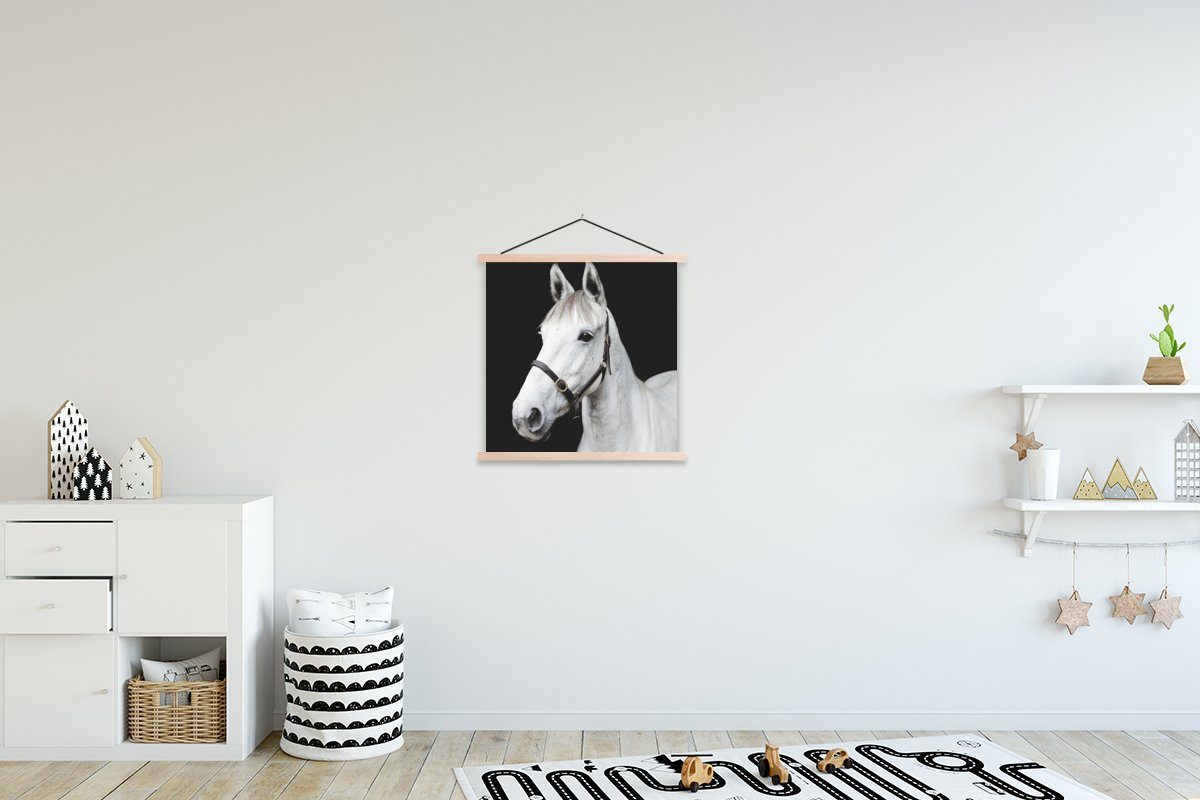 MuchoWow Poster Pferd - Halfter - Weiß, (1 St), Posterleiste, Textilposter für Wohnzimmer, Bilderleiste, Magnetisch