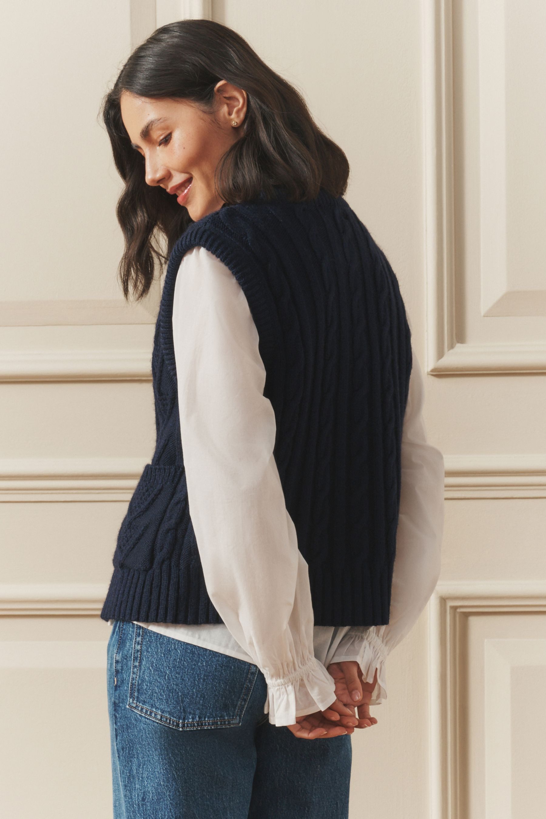 LAURA ASHLEY Strickjacke Laura Ashley Weste-Tanktop aus Grobstrick (1-tlg)