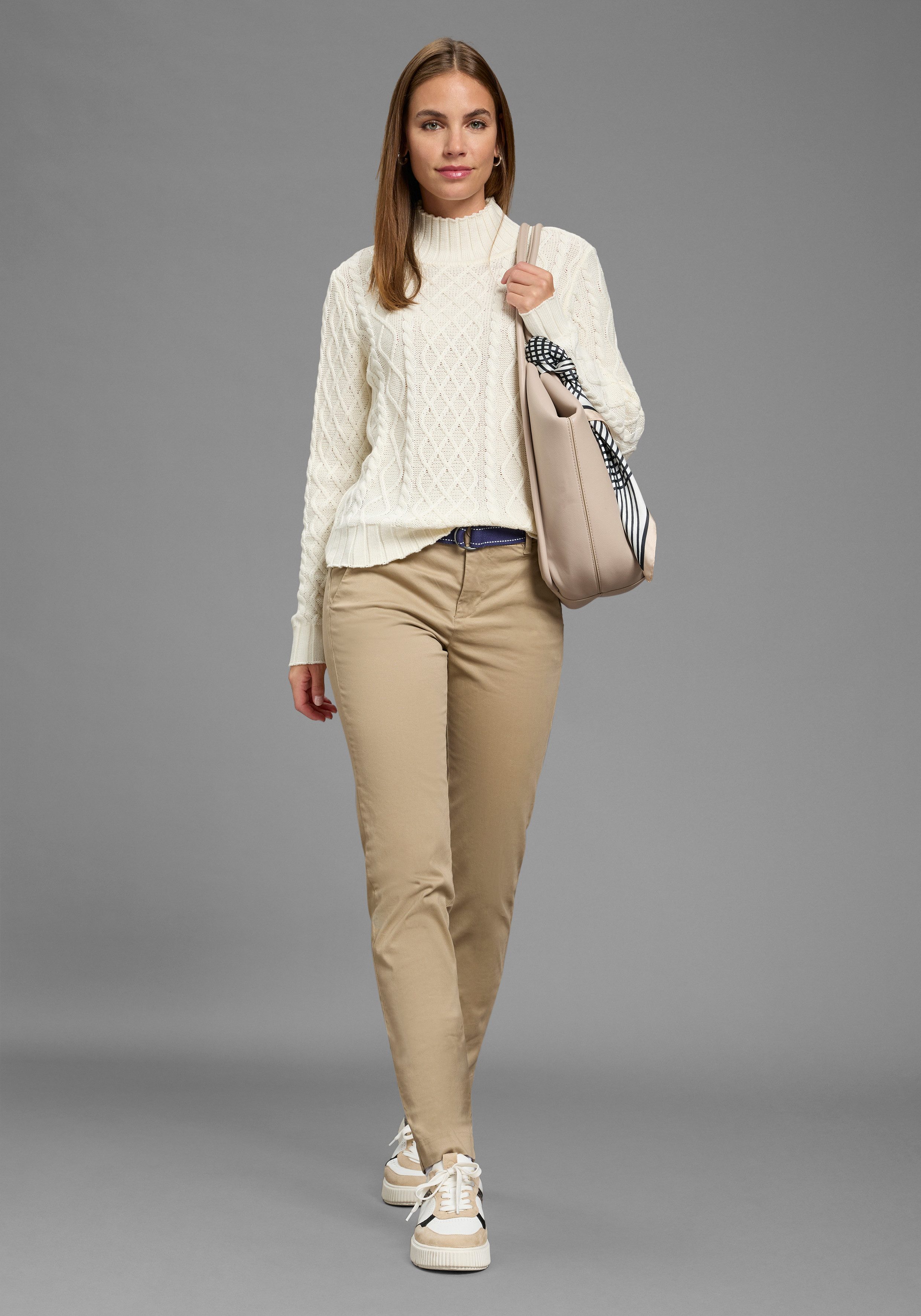 Zum Outfit 9