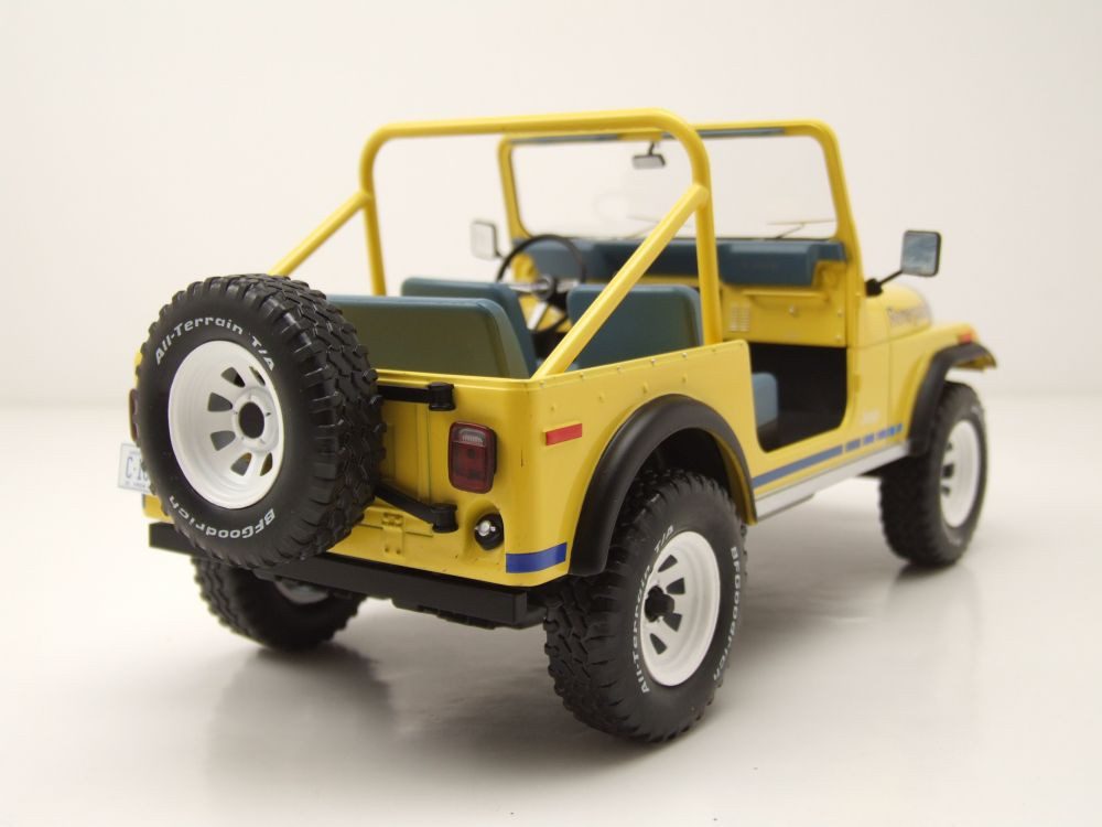 MCG Modellauto Jeep CJ-7 Renegade 1980 hellgelb, Maßstab 1:18