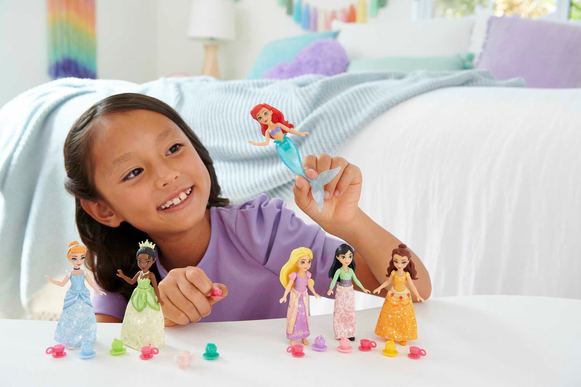 Princess, 6-tlg) Accessoires Mattel® mit kleine Puppen 6 Disney (Set, Minipuppe