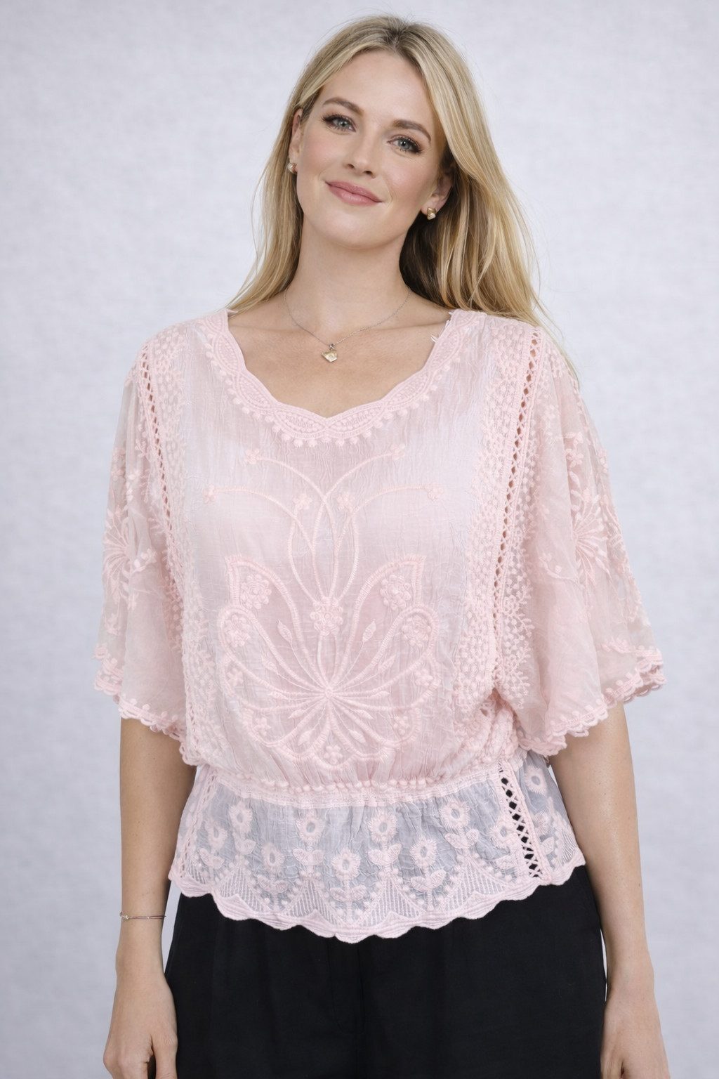 ITALY VIBES Spitzenbluse - Bluse - Häkelbluse mit Fledermausärmeln - Damenbluse ONE SIZE / passend für Größe XS - L