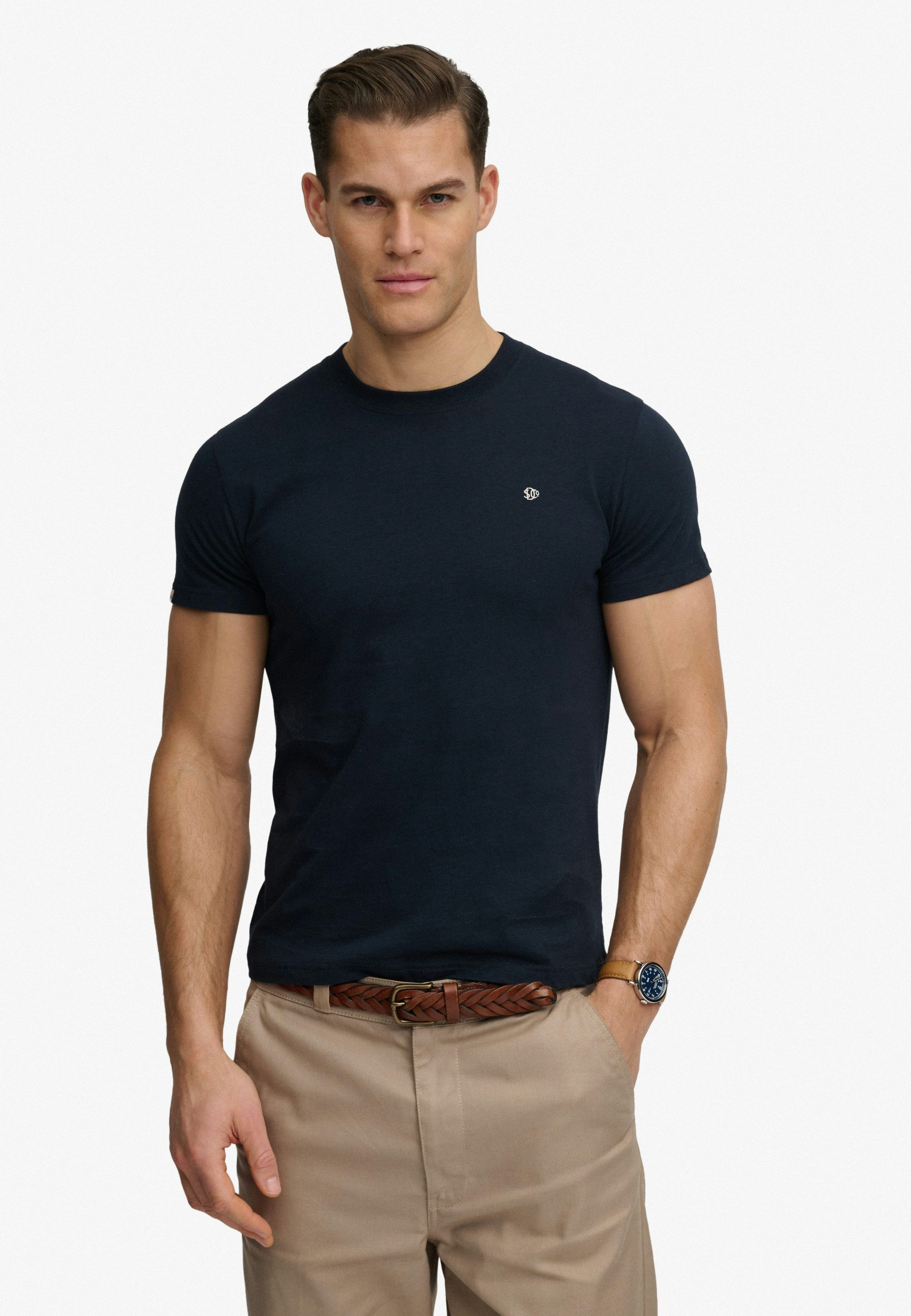 Superdry Rundhalsshirt ESSENTIAL SDCO LOGO EMB TEE Baumwolle, regular fit