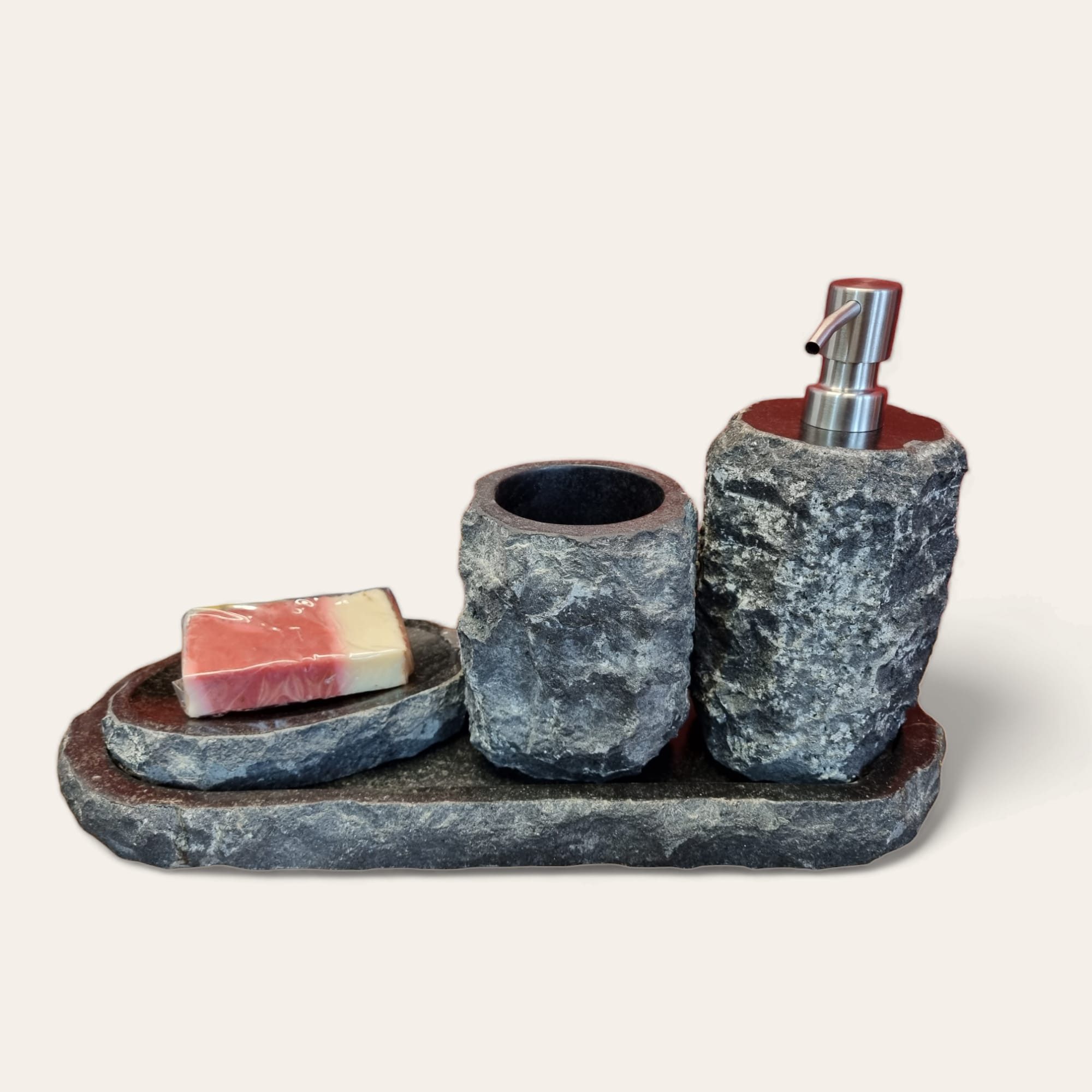 Kinaree Seifenspender Andesit Marmor Badezimmer Set, (4 Teiliges Set, bestehend aus Tablett, Seifenspender, Seifenschale und Becher), leicht nachfüllbar, aus Andesit Marmor, rostfreie Pumpe