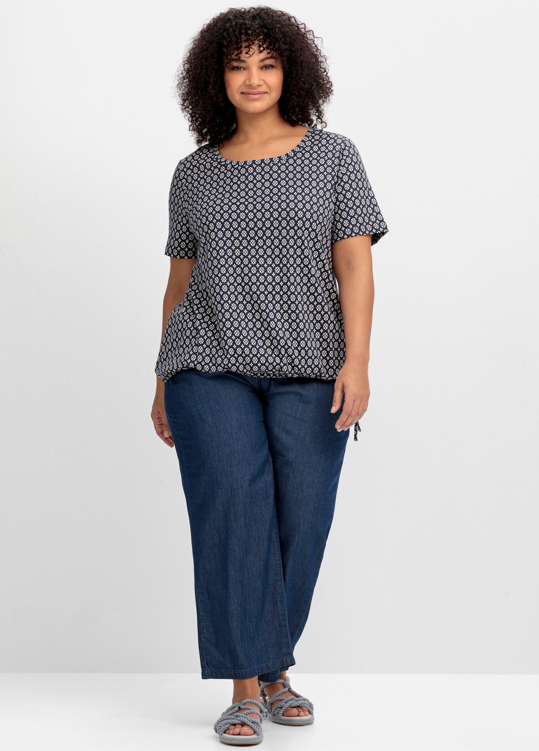 Sheego T-Shirt T-Shirt . mit Tunnelzug am Saum und Alloverprint günstig online kaufen