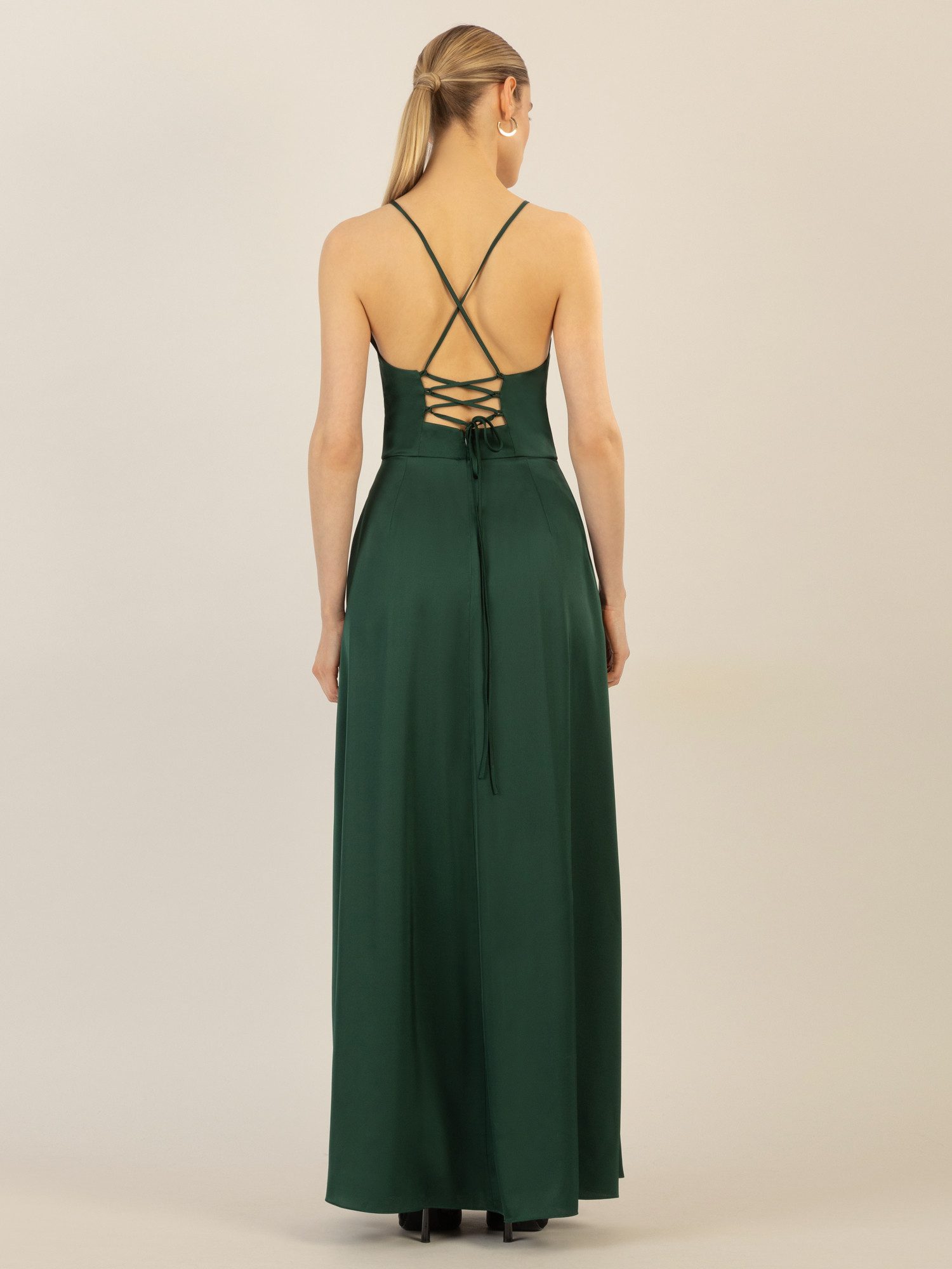 Apart Abendkleid mit Wickeleffekt