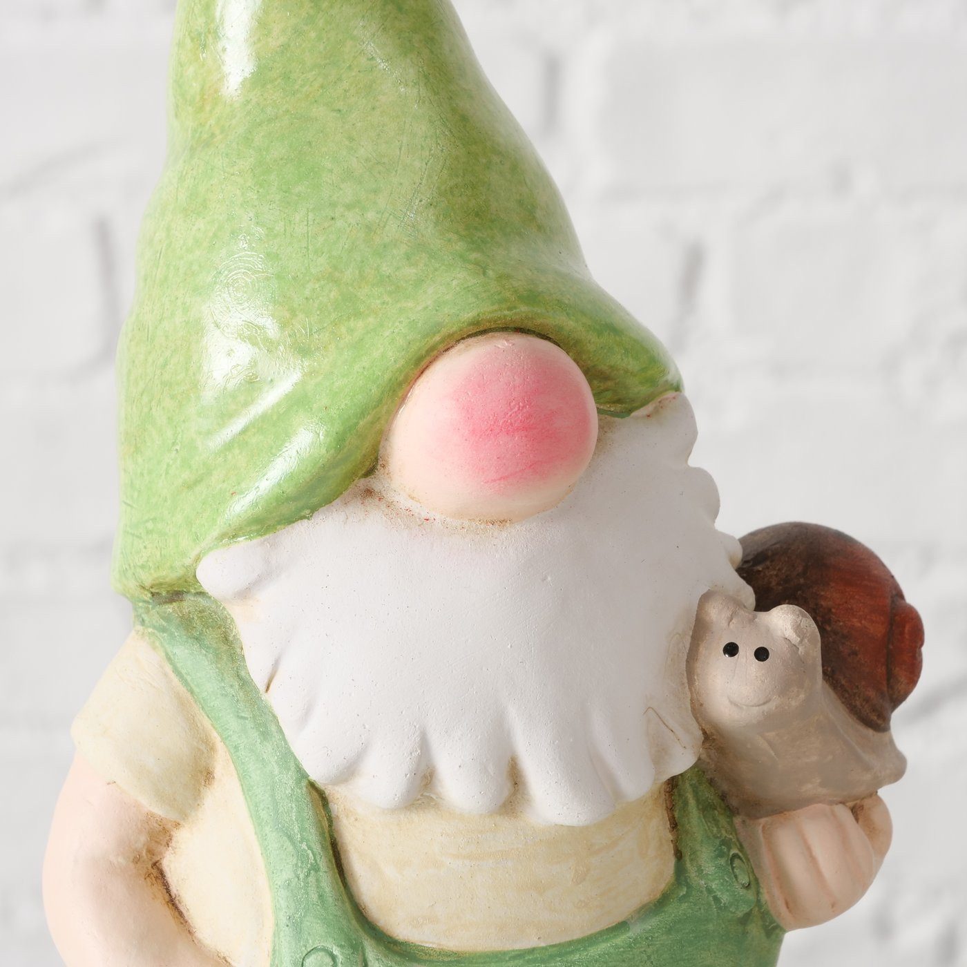 BOLTZE Gartenfigur Gartenzwerg mit Grünem Hut & Weißem Bart – Mit Schnecke oder Frosch, (1 St)