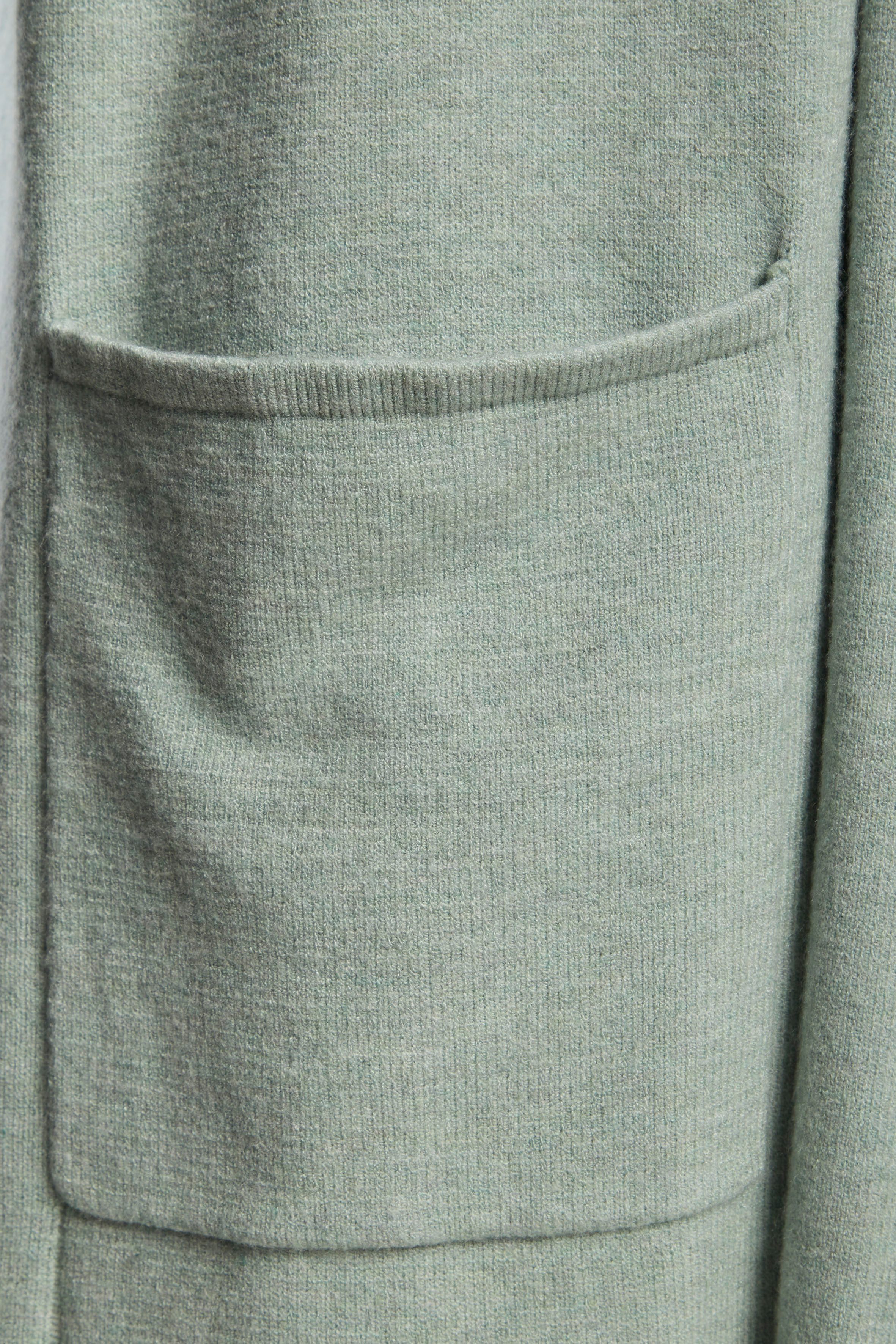 LASCANA Longstrickjacke mit aufgesetzte Taschen und Umlegekragen, Loungewear