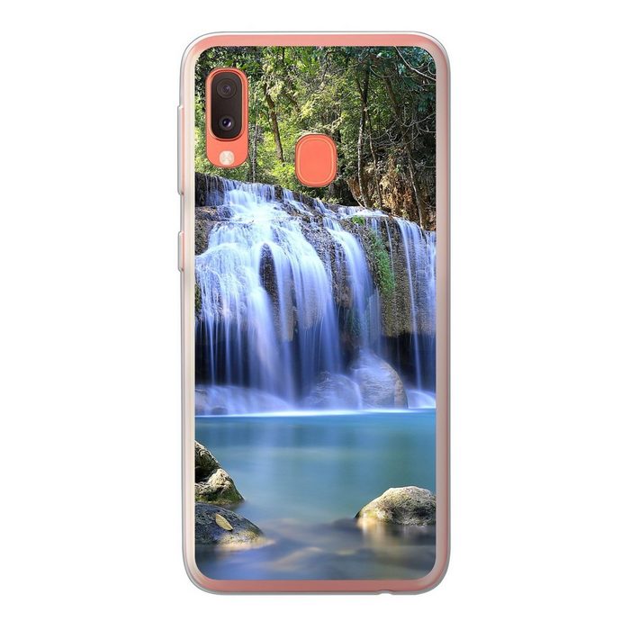 MuchoWow Handyhülle Felsen unter den Wasserfällen des Erawan-Nationalparks Handyhülle Samsung Galaxy A20e Smartphone-Bumper Print Handy