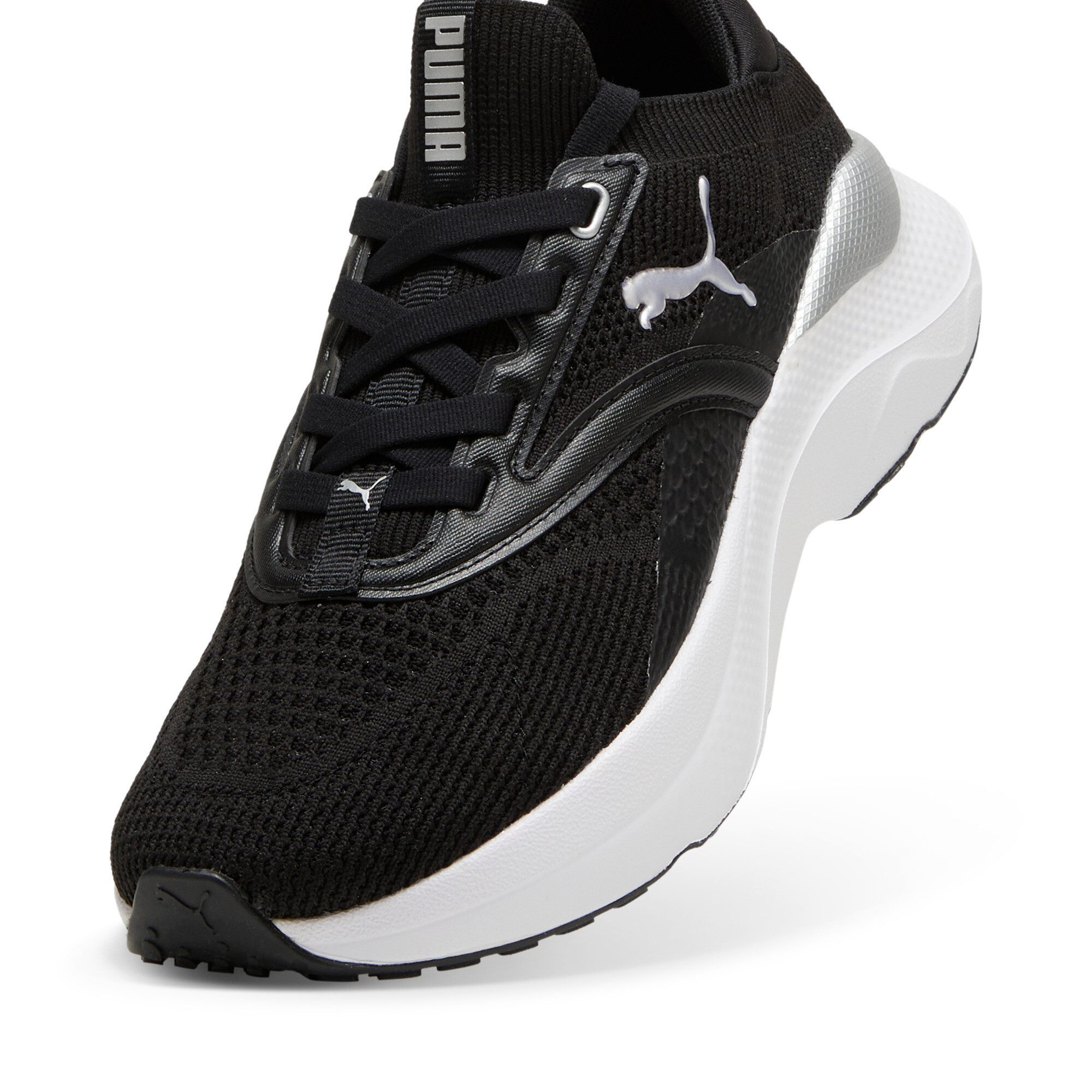 PUMA SOFTRIDE MAYVE WN'S Trainingsschuh gestricktes Obermaterial, leicht profilierte Synthetik-Laufsohle