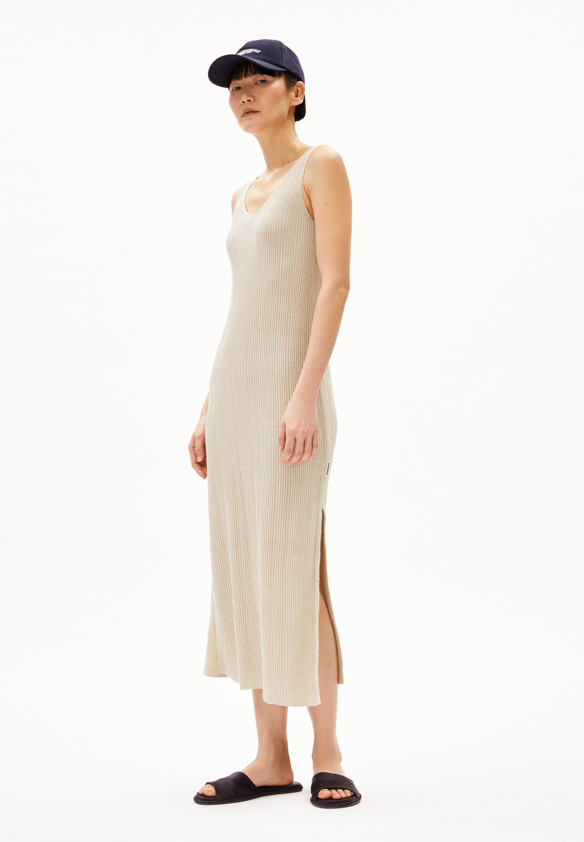 Armedangels Strickkleid LINEN BLEND Strickkleid aus Leinen-Mix V-Ausschnitt günstig online kaufen