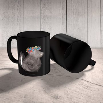 Mr. & Mrs. Panda Tasse Stinktier Mädchen - Schwarz - Geschenk, Porzellantasse, Lache, Skunk, Keramik Schwarz, Herzberührende Designs