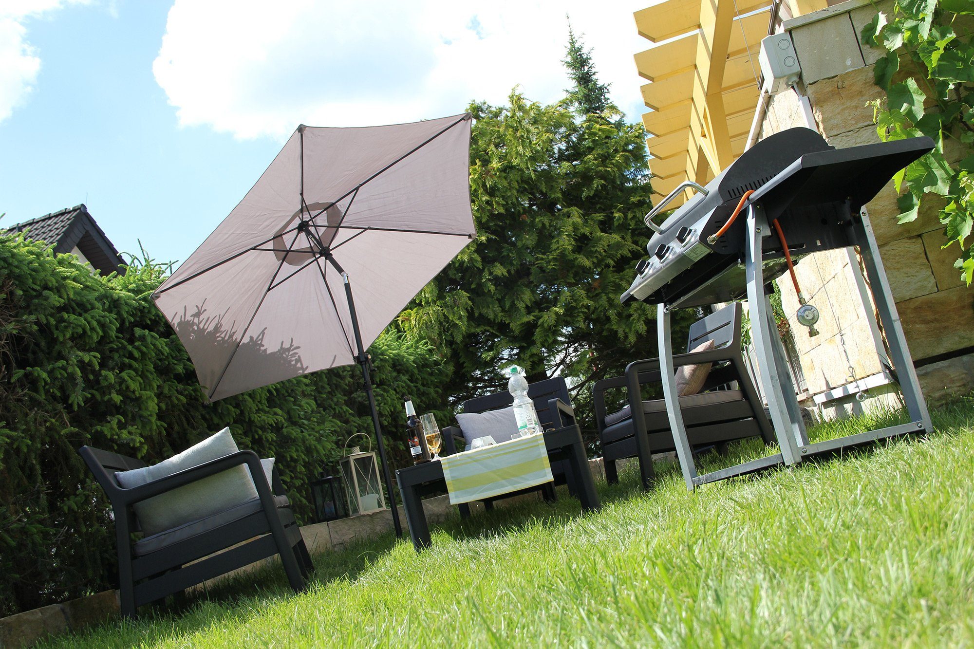 ONDIS24 Sonnenschirm Strandschirm 2,3 Meter Sonnenschutz mit Kurbel, Knick-Gelenk, 100% Polyester (160g/m)