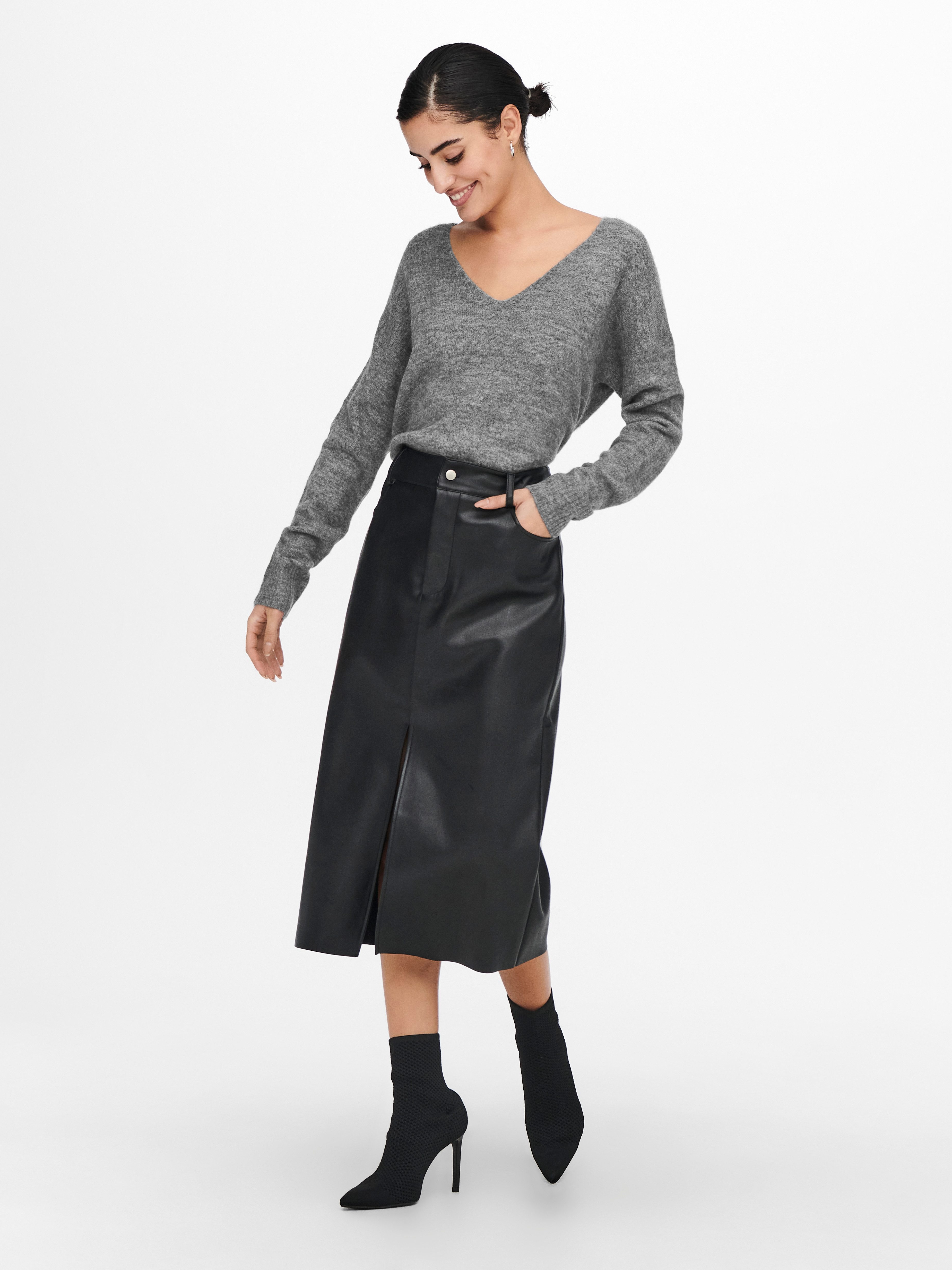 JDY V-Ausschnitt-Pullover JDYELANORA L/S V-NECK PULLO. KNT NOOS mit leicht überschnittenen Schultern