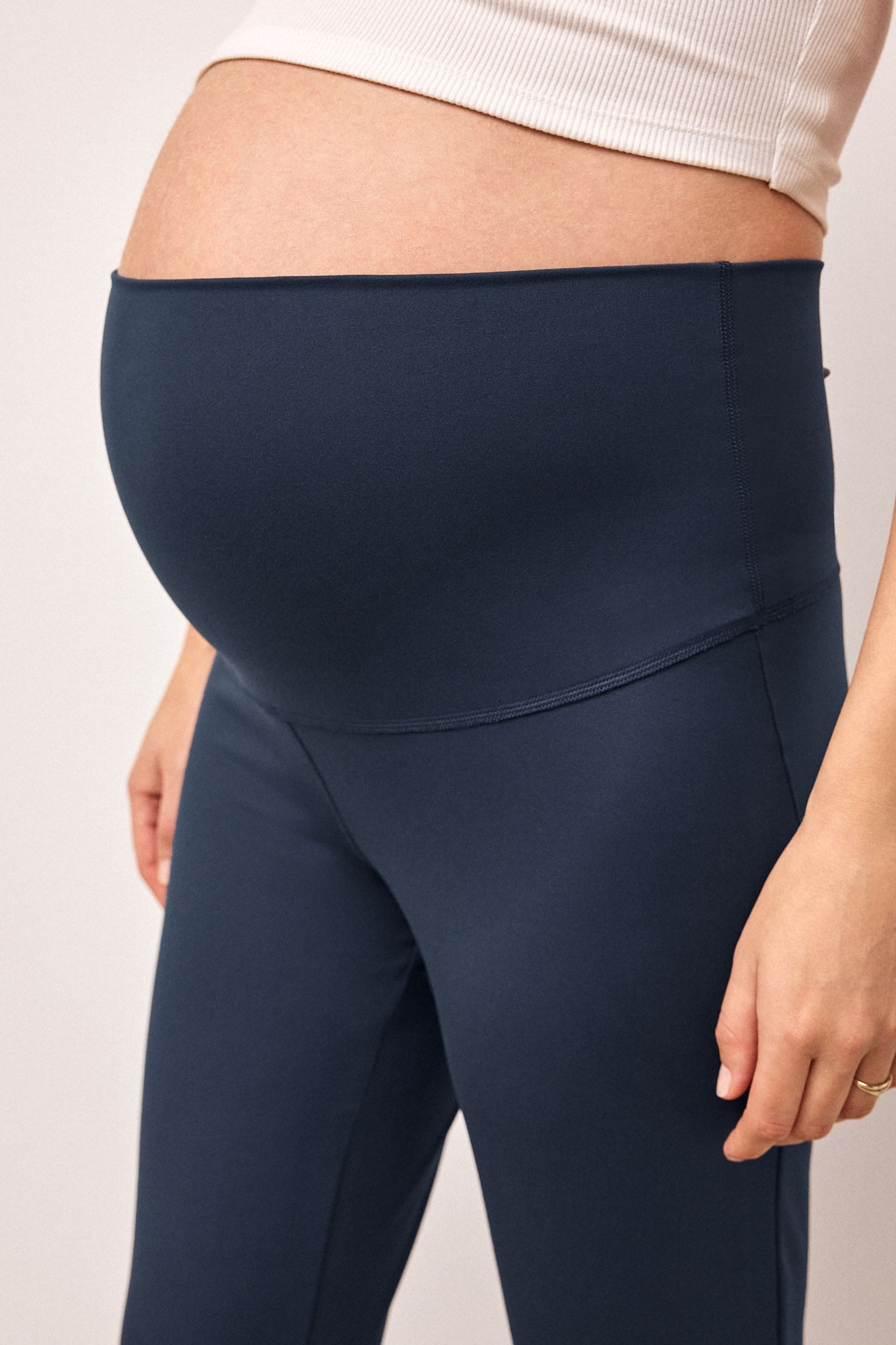 Next Yogaleggings Dry Tech Yoga-Schlagleggings, Umstandsmode (1-tlg)