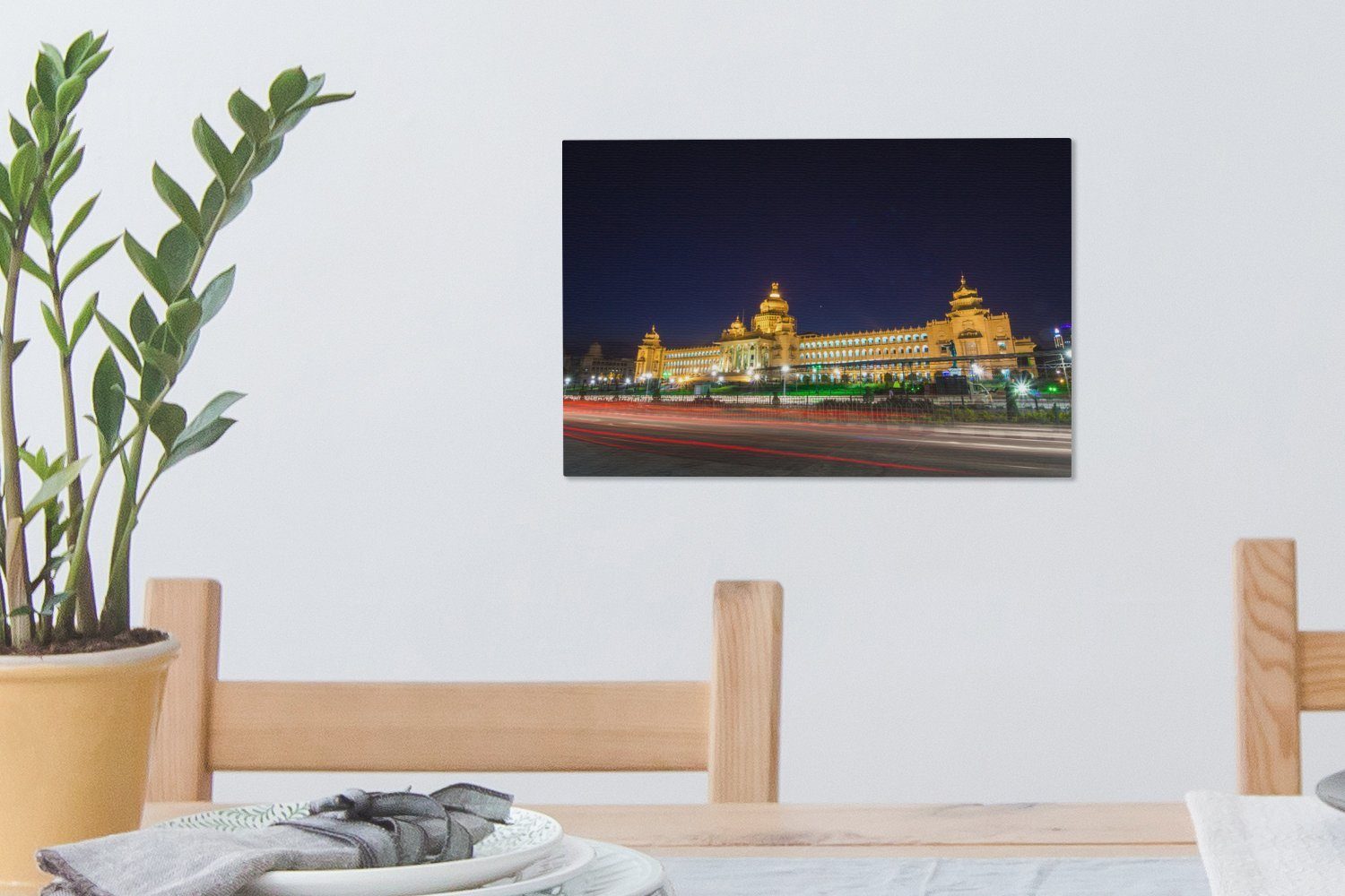 Eine OneMillionCanvasses® (1 St), Aufhängefertig, in Bangalore, Leinwandbild Wanddeko, 30x20 Leinwandbilder, Soudha Vidhana Wandbild cm goldfarbene