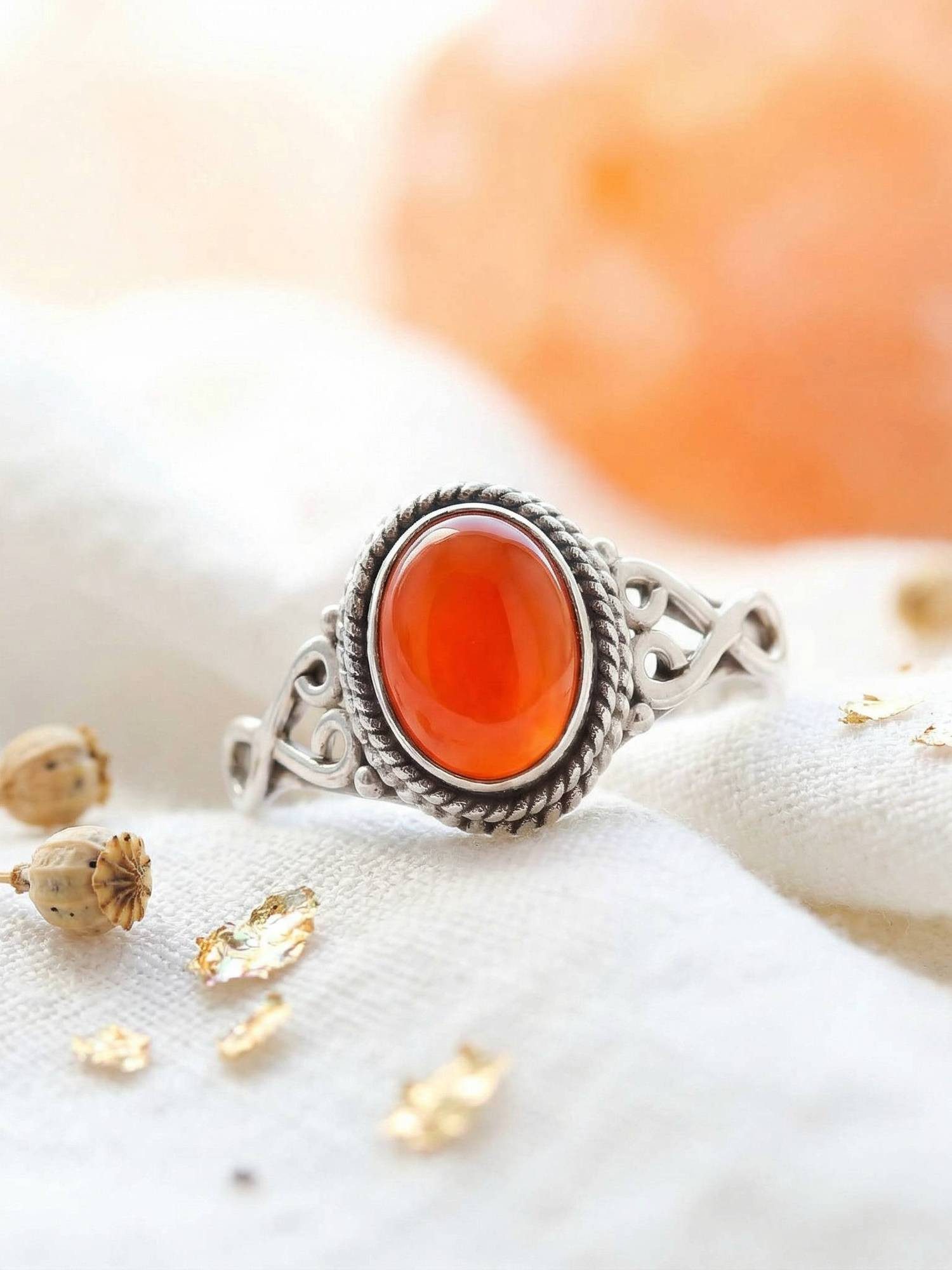 mantraroma Silberring BAGHIMI oval aus 925 Silber mit Karneol (Ring mit Schmuckbeutel), Damenring aus 925er Silber