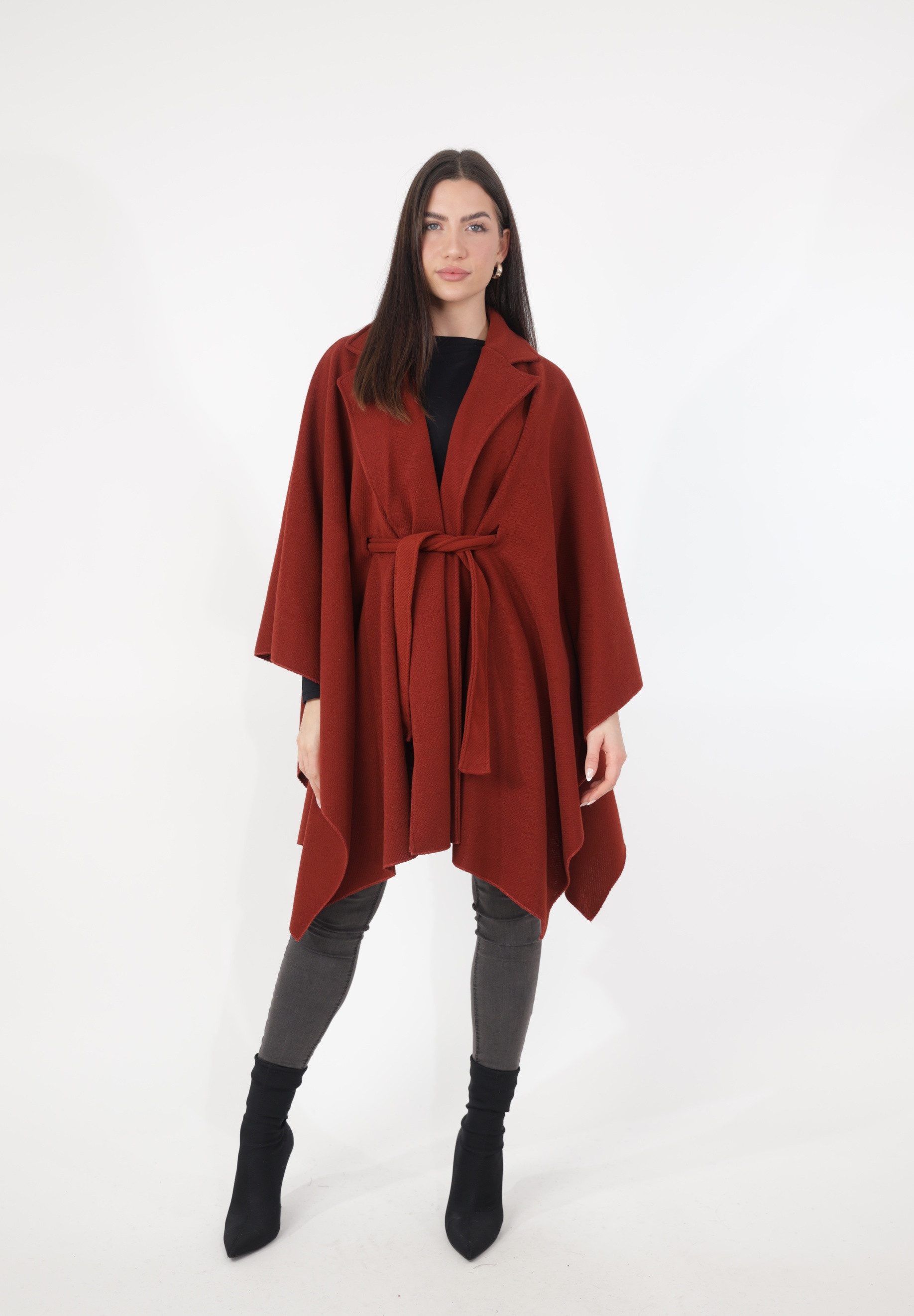 Elara Poncho Mantel