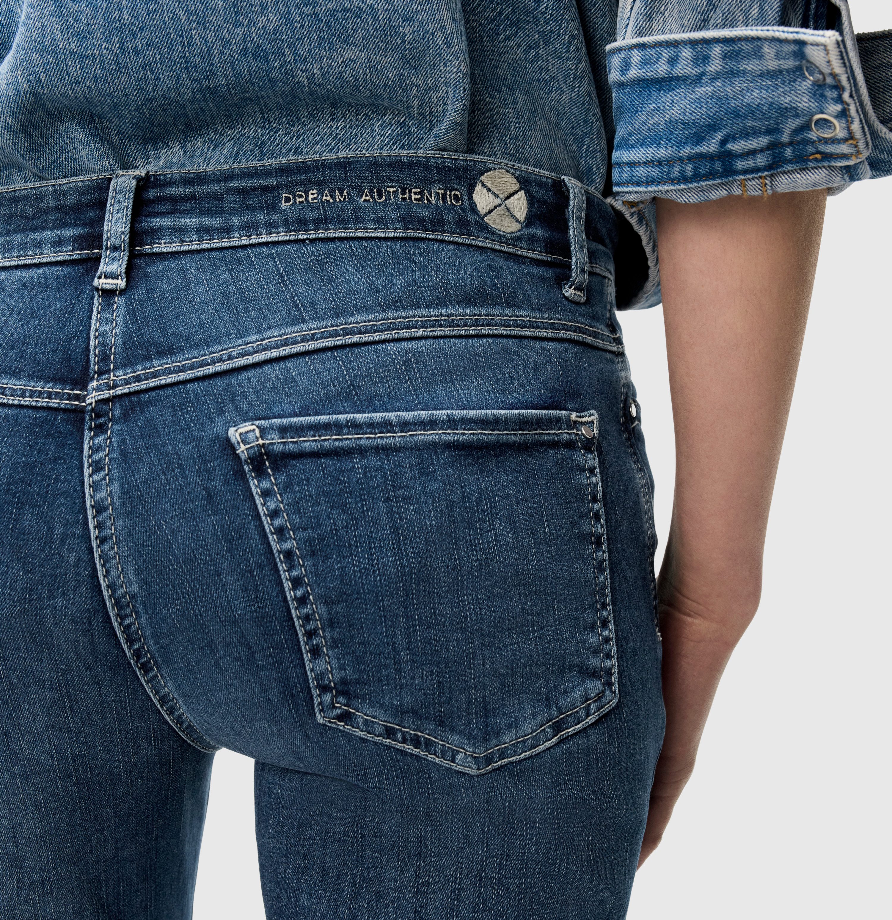MAC 7/8-Jeans DREAM cropped auth. Innovativer Hyperstretch Denim mit figurformendem Shaping-Effekt